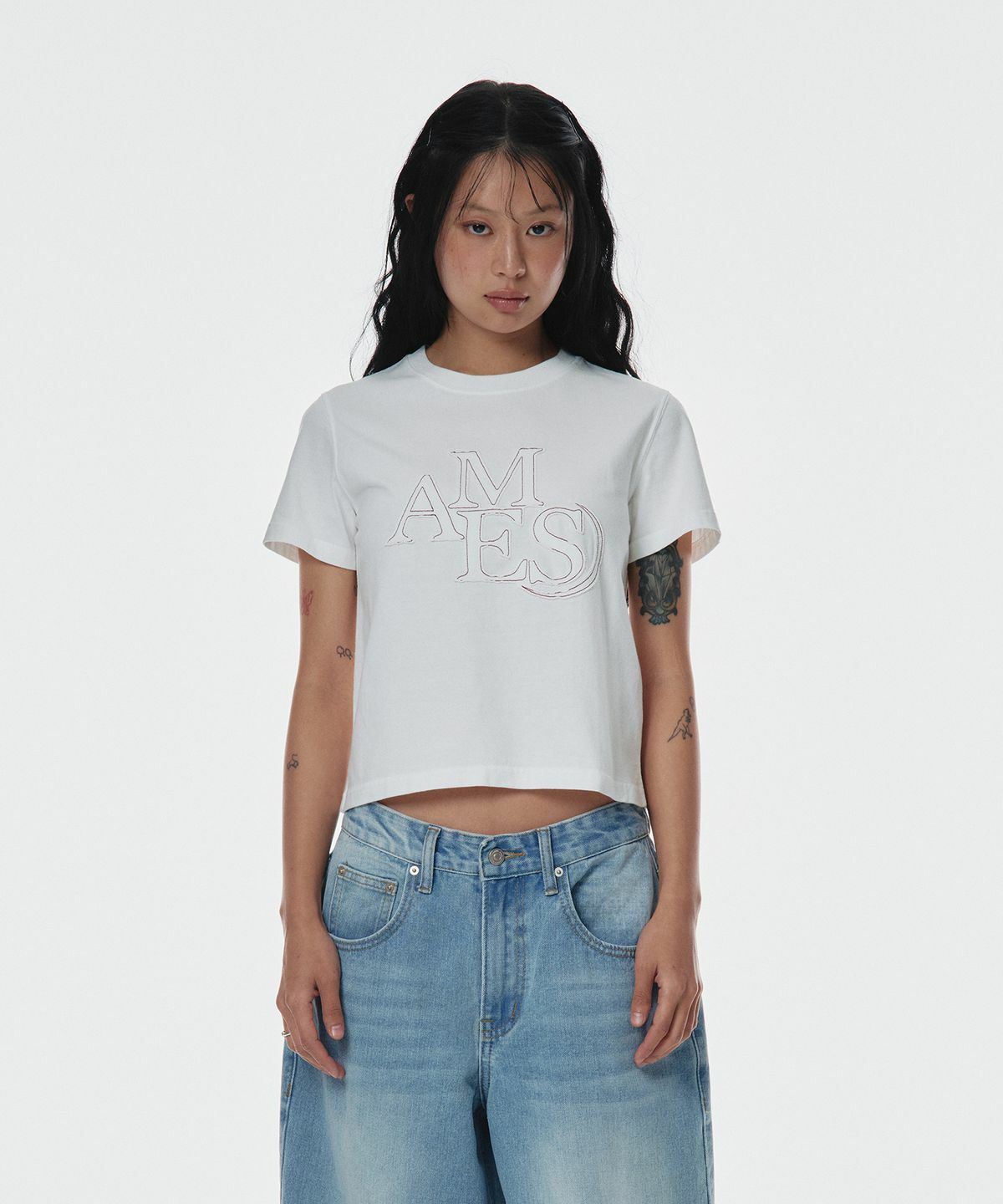 AMES WORLDWIDE AMES APPLIQUE TEE