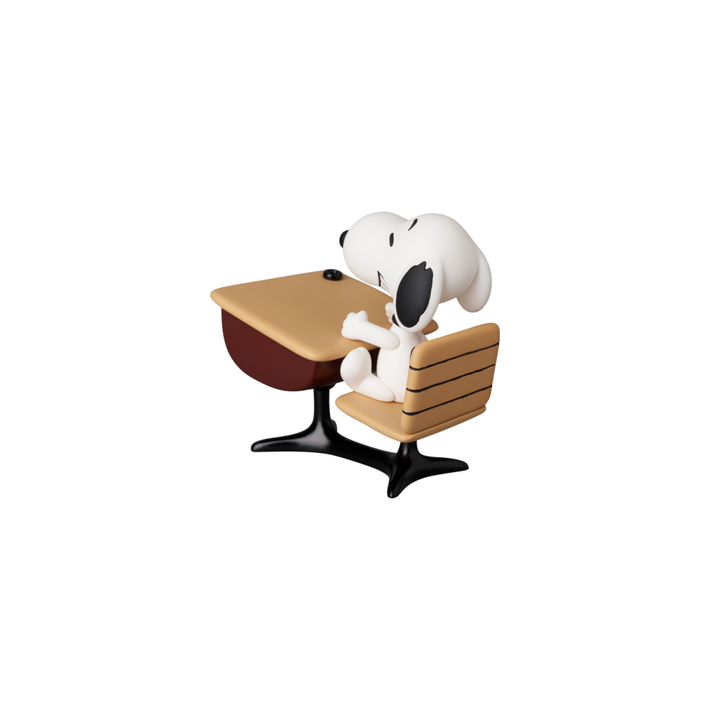 UDF PEANUTS SERIES 18: Snoopy with desk