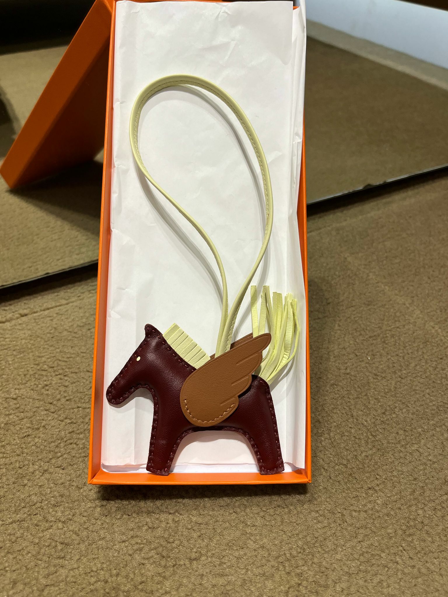 Rodeo pegase 55 rouge H / i8 jaune milton / 37 gold