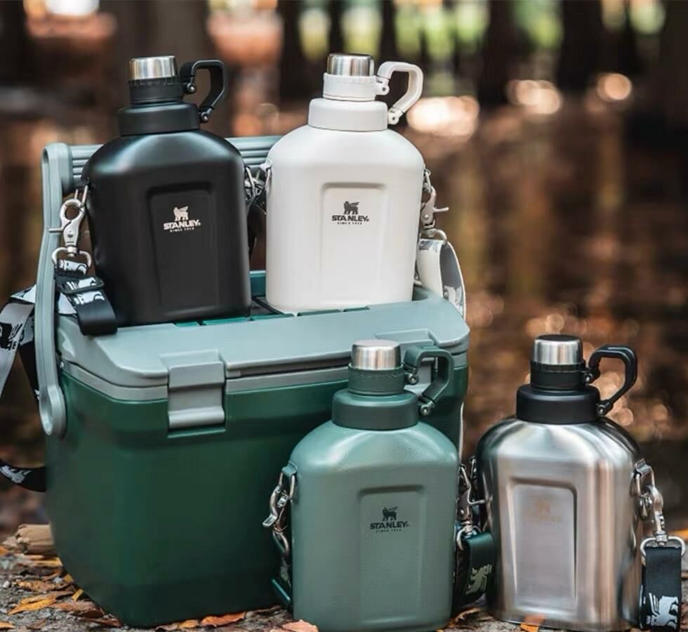 【預購】G032487 Stanley 超級保溫連滿logo孭帶（1000ml)