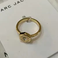 [S] MARC JACOBS GOLD/CRYSTAL OCTAGON SHAPE WITH STONE RING, 4S5JRN001J23-722 (SMJ465)