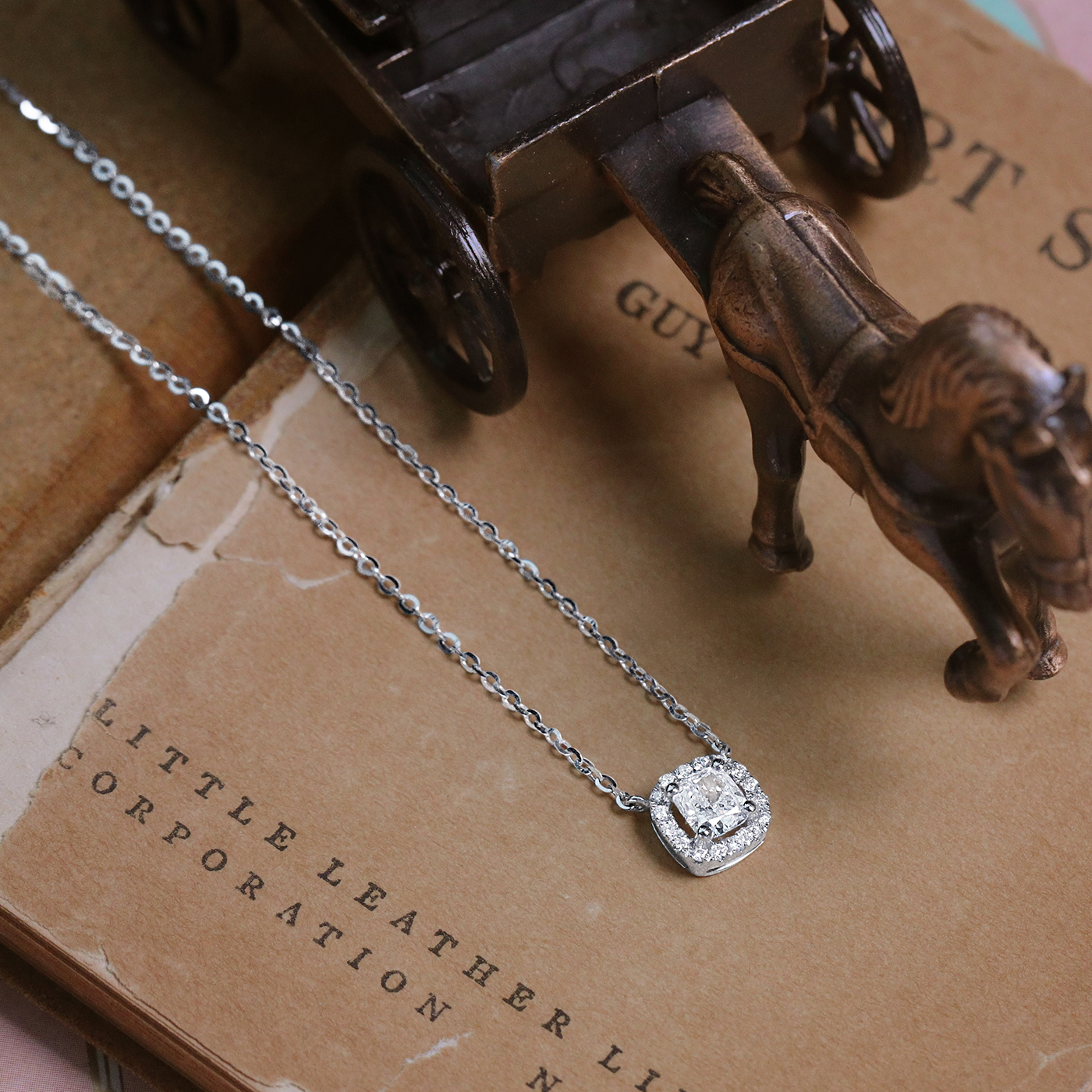 光之旅途 — GIA50分鑽石項鍊