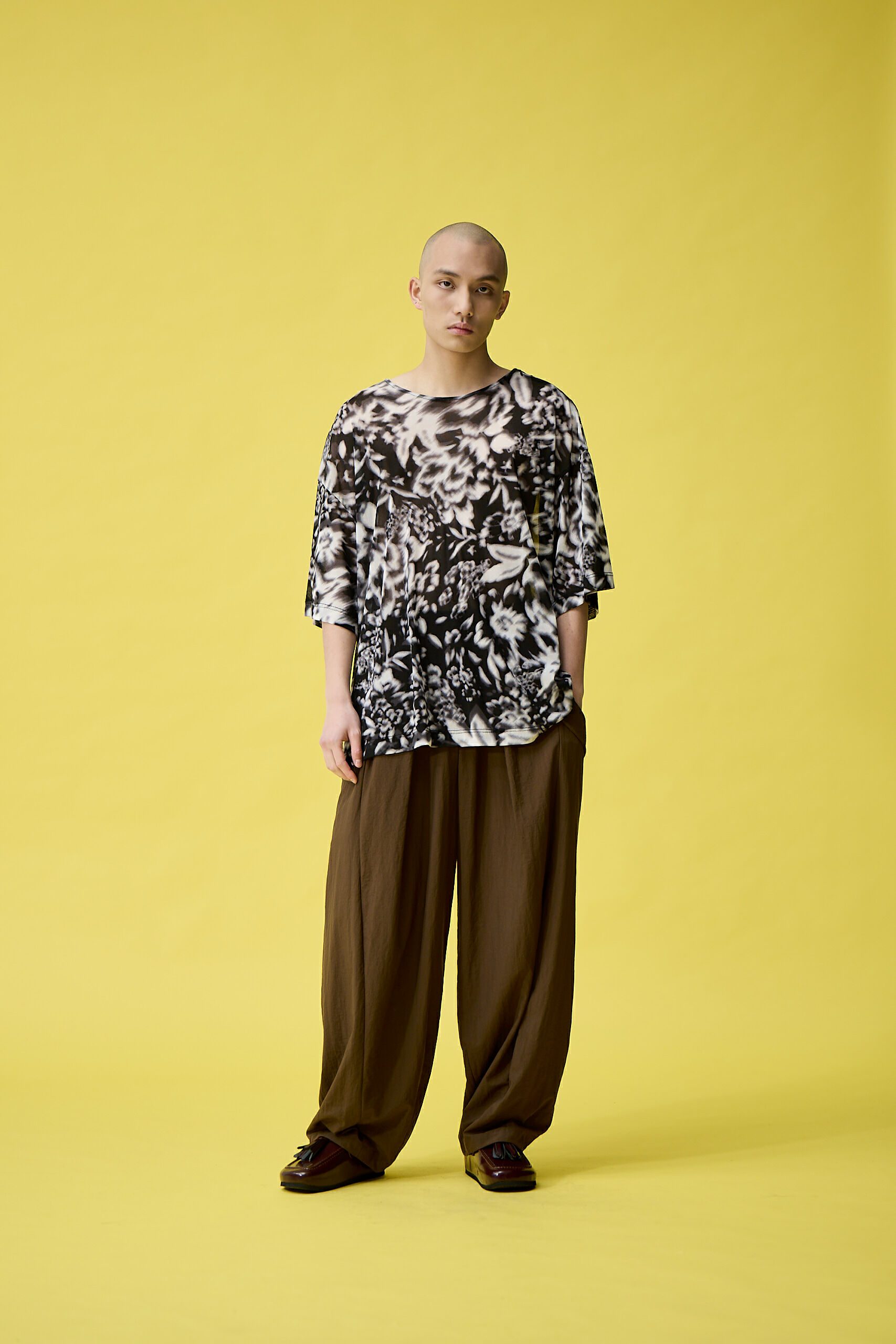 大圖章五分袖上衣