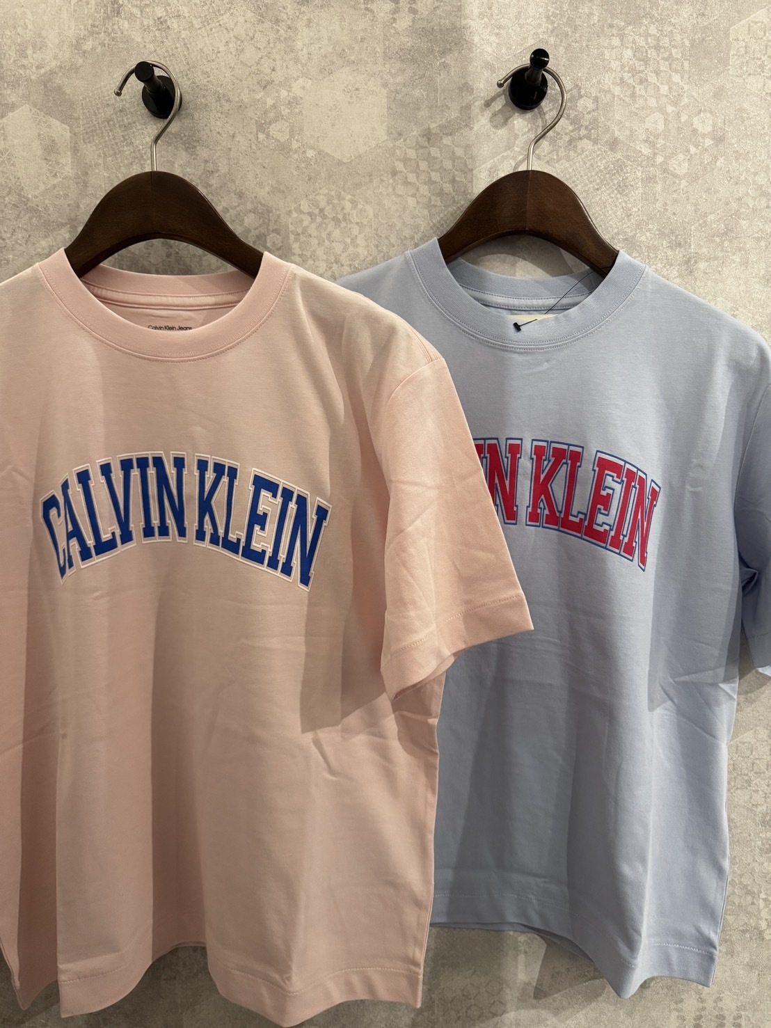 Calvin Klein CK 女款 大字母 短袖上衣 短T