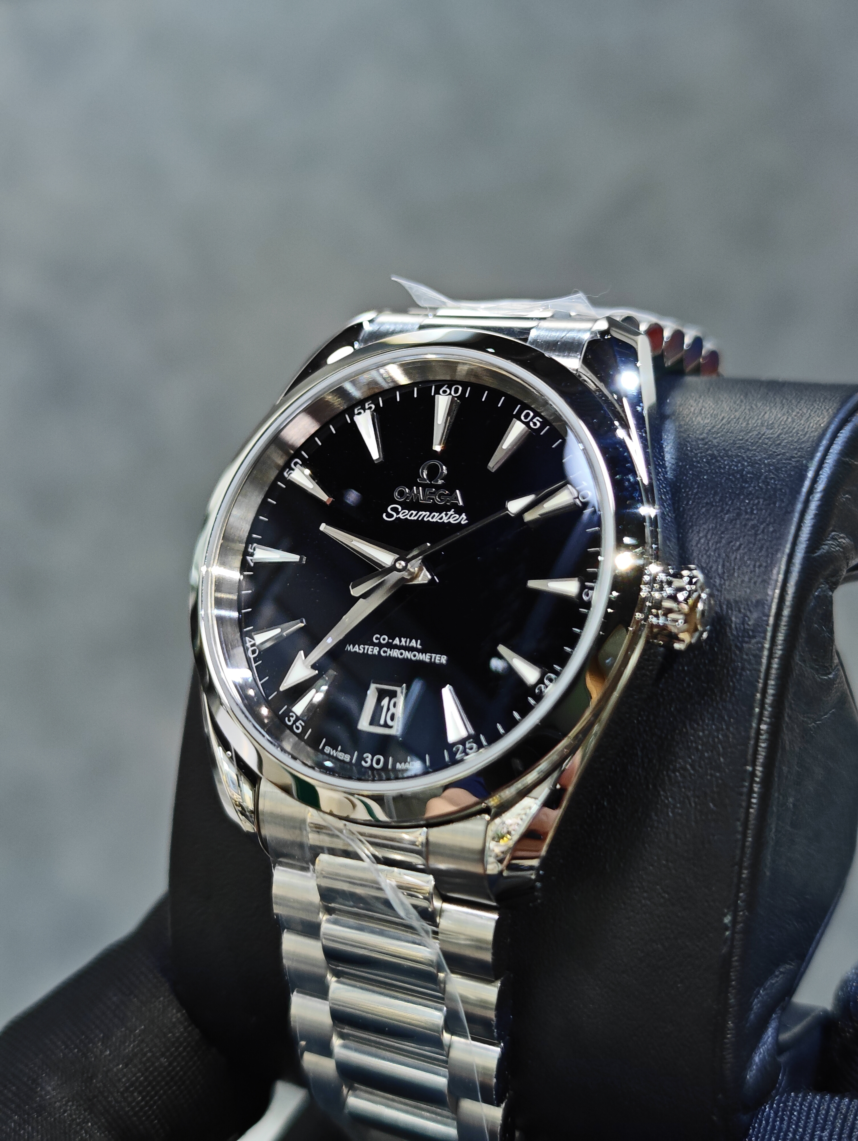 BRAND NEW OMEGA 220.10.38.20.01.004 22010382001004 BLACK DIAL AQUA TERRA 150M CO‑AXIAL MASTER CHRONOMETER 38 MM