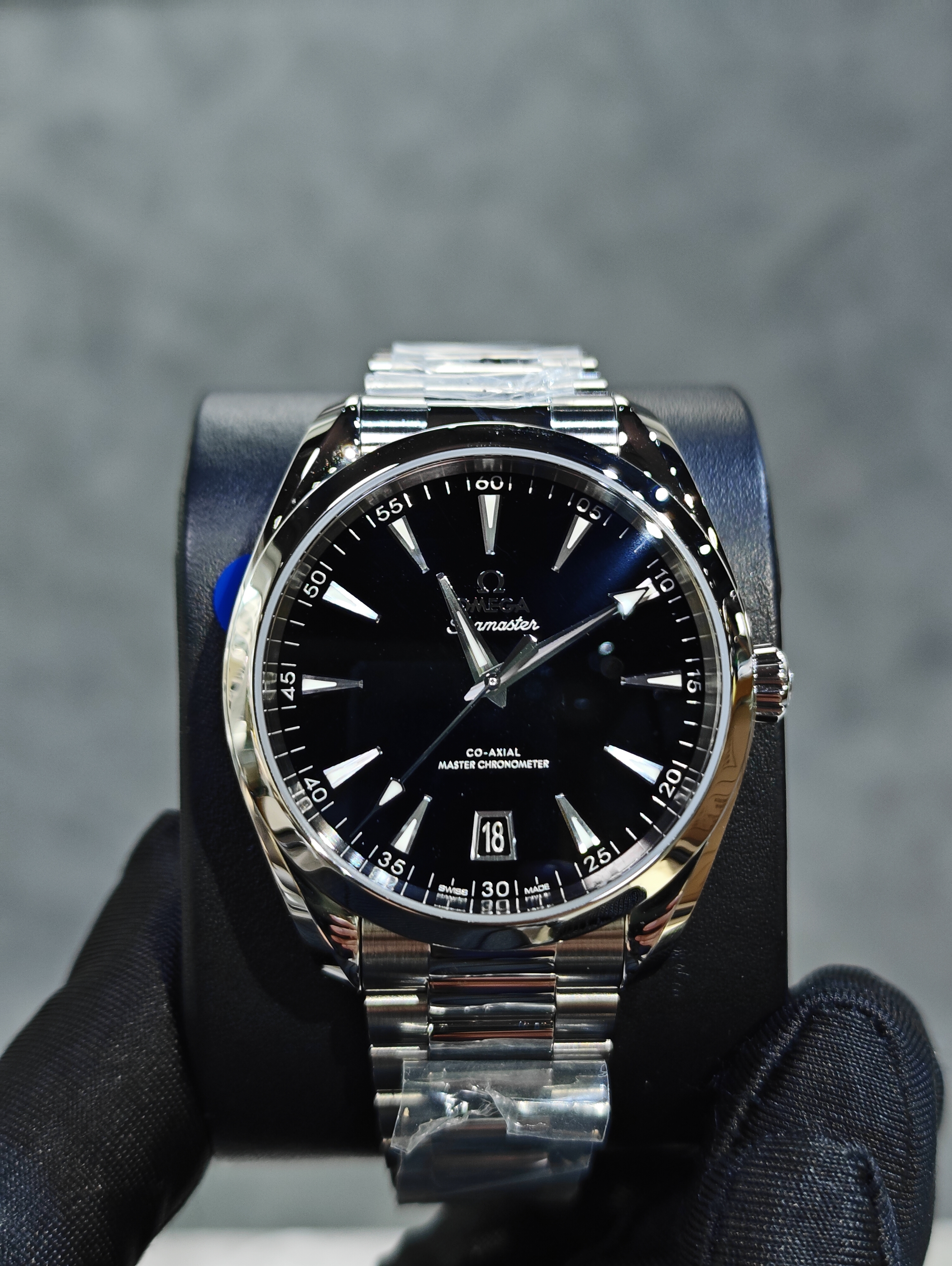 BRAND NEW OMEGA 220.10.41.21.01.002 22010412101002 BLACK DIAL AQUA TERRA 150M CO‑AXIAL MASTER CHRONOMETER 41 MM
