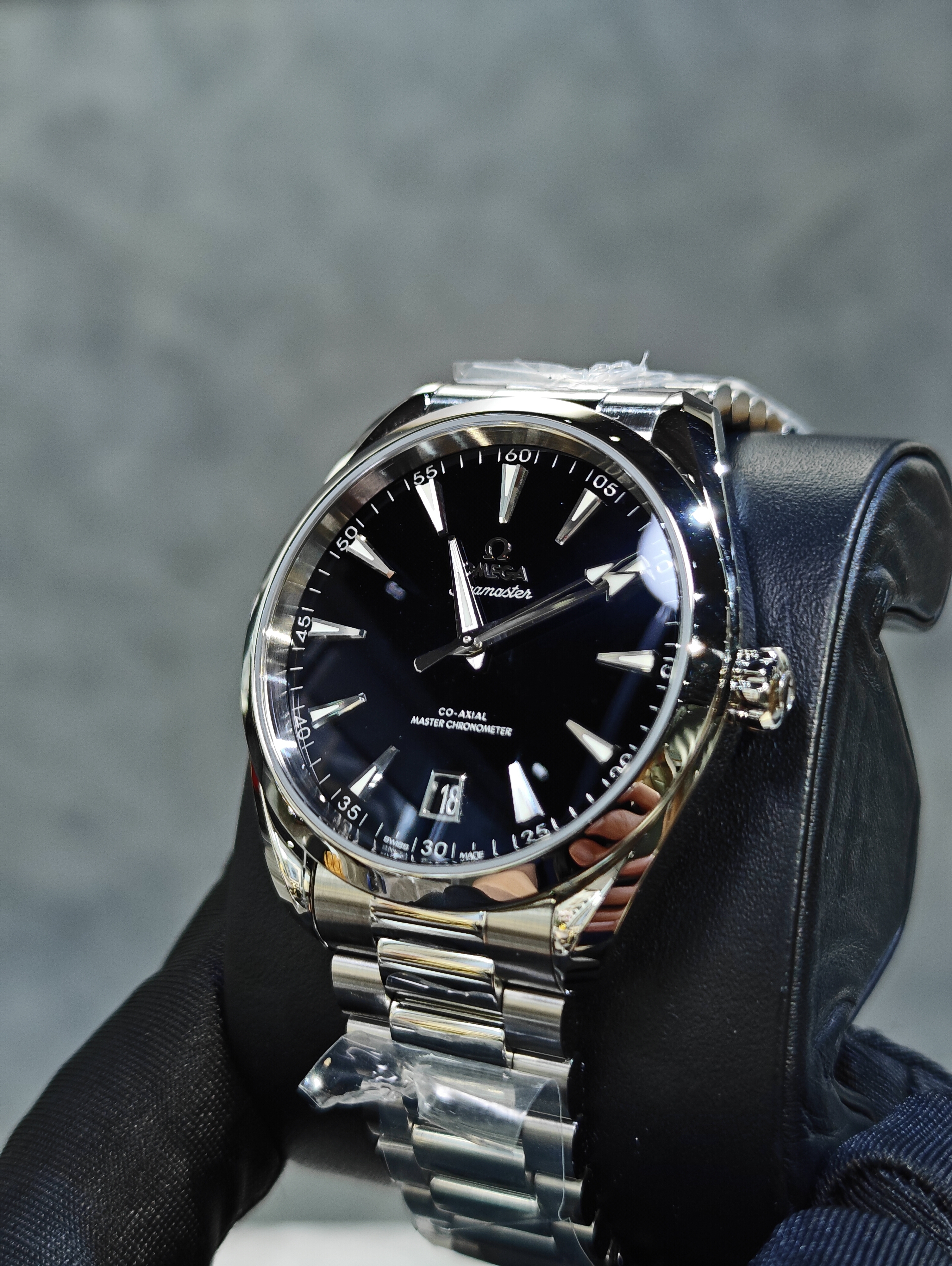BRAND NEW OMEGA 220.10.41.21.01.002 22010412101002 BLACK DIAL AQUA TERRA 150M CO‑AXIAL MASTER CHRONOMETER 41 MM