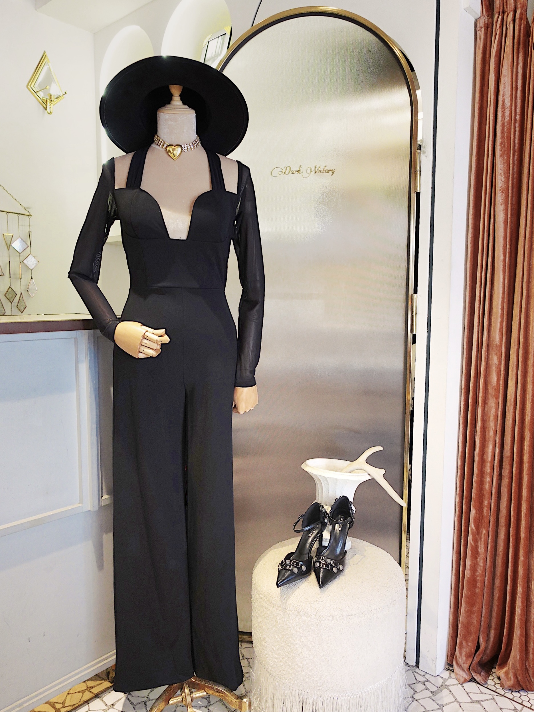 Black Woo Hoo 黑色深V領繞脖飾帶網紗連身長寬褲  Jumpsuit