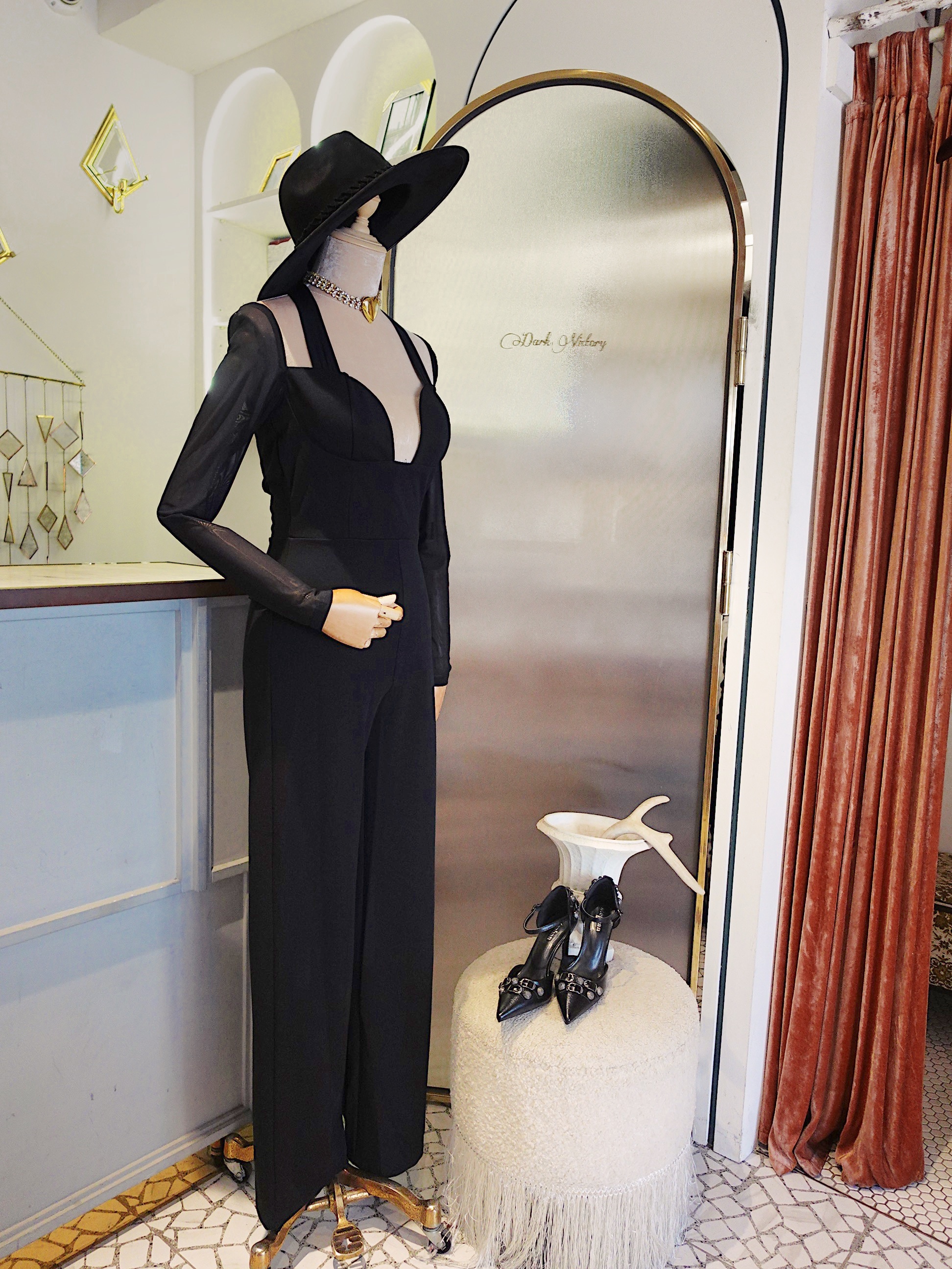 Black Woo Hoo 黑色深V領繞脖飾帶網紗連身長寬褲  Jumpsuit