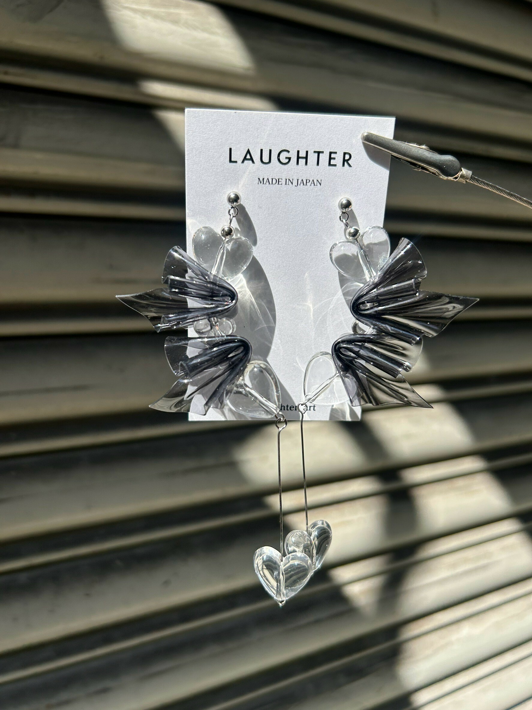 [LAUGHTER] PVC愛心掛墜耳環 | 黑色 | 耳針 | NO.233