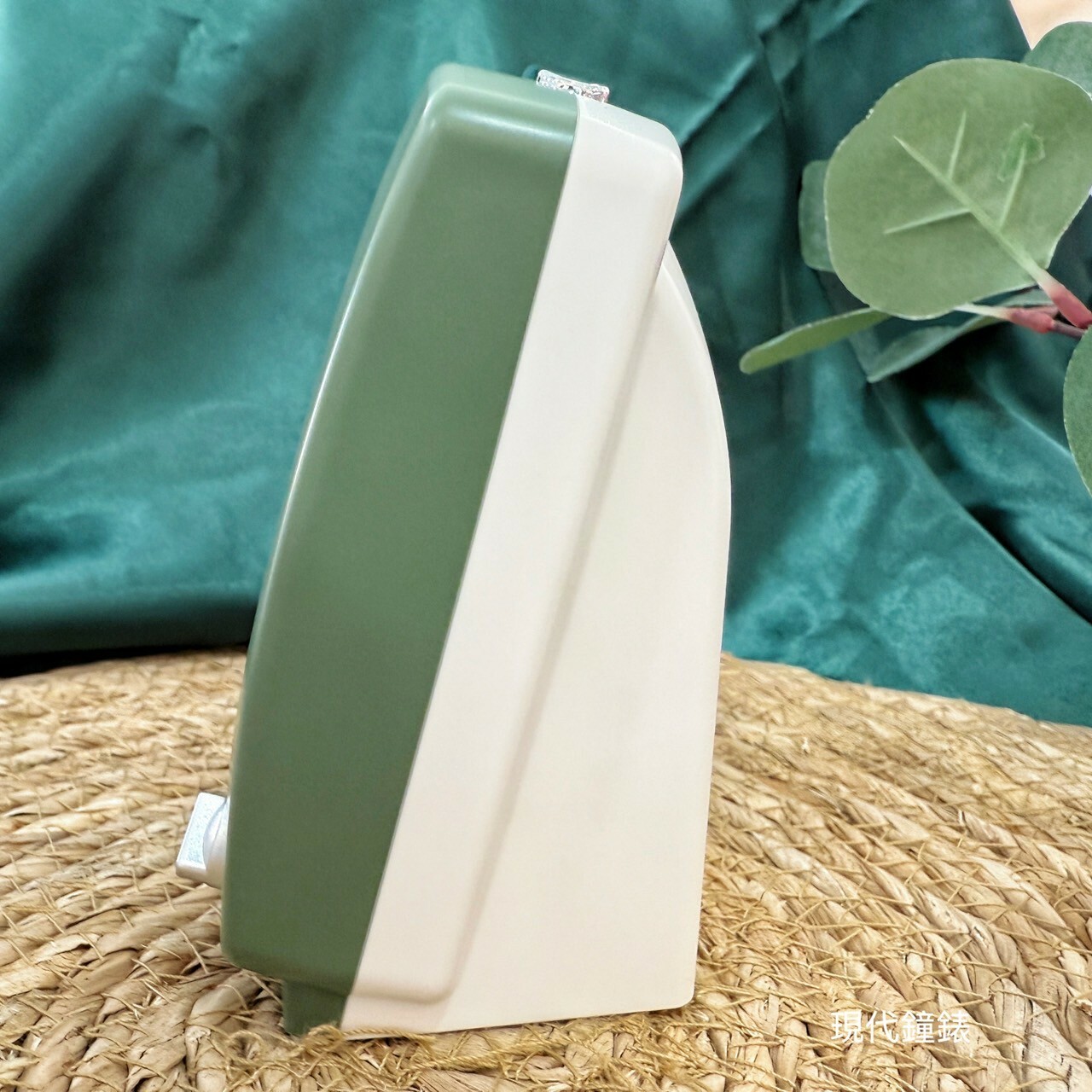 【SEIKO 精工】花藝美學滑動式靜音秒針大數字3種鈴聲鬧鐘 QHP012M 13X12X7cm 現代鐘錶