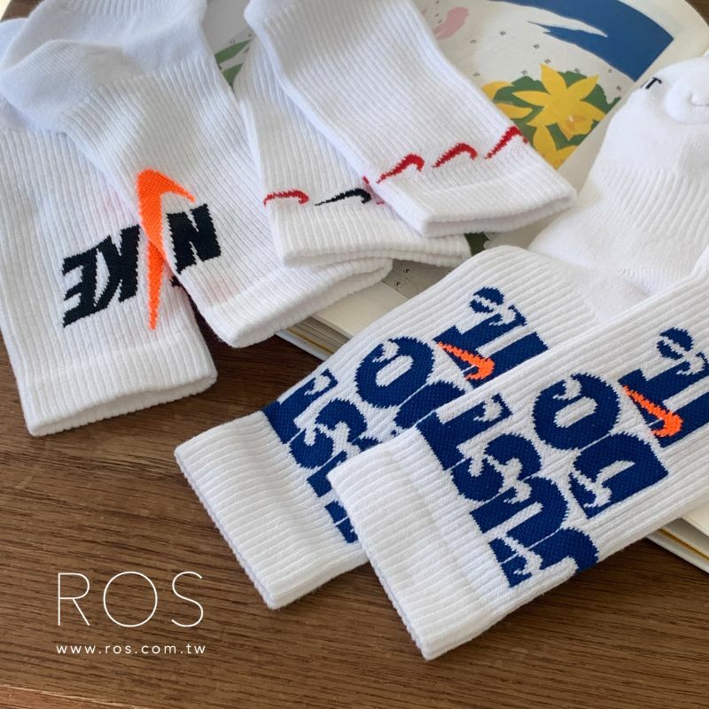 NIKE Everyday Plus 勾勾中筒襪