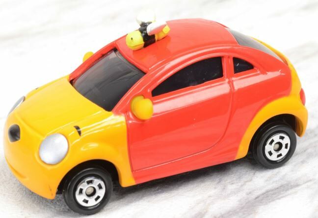 TOMICA DISNEY MOTORS DMA-02 WINNIE THE POOH