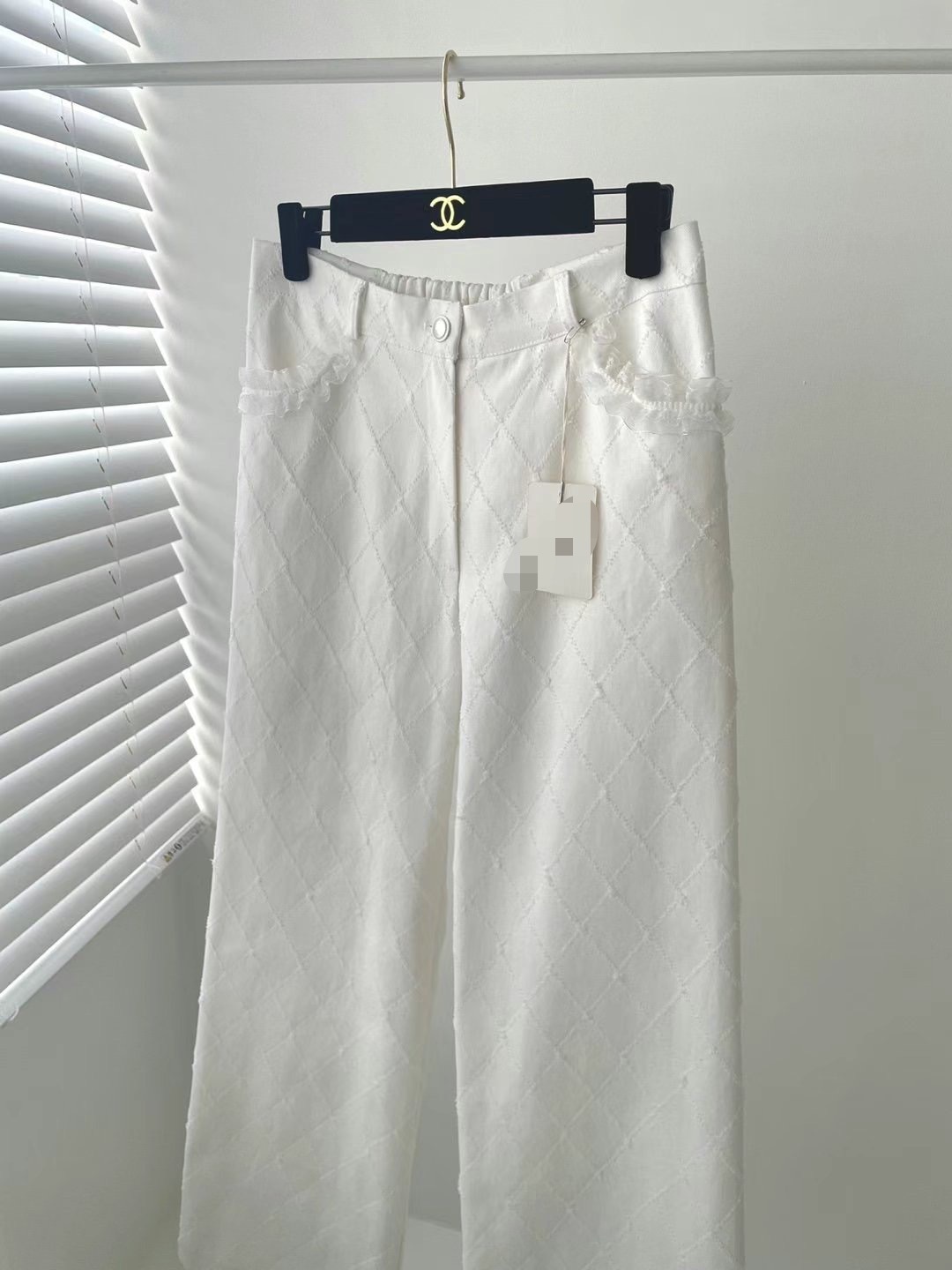 白色菱格線寬長褲