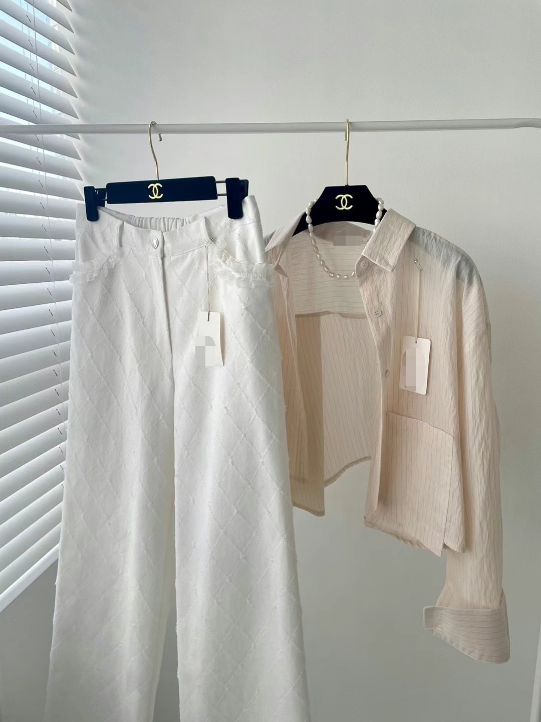 白色菱格線寬長褲