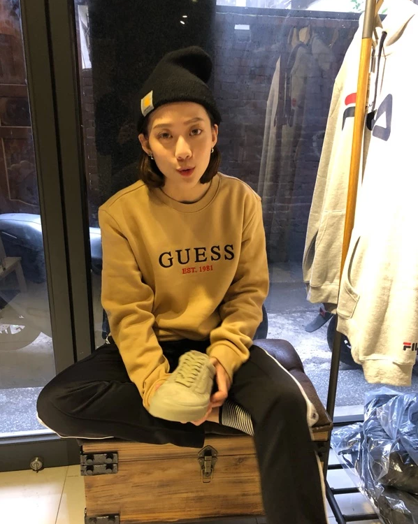 【現貨】 GUESS 奶茶色大學T保暖 刷毛長袖 情侶款 長袖