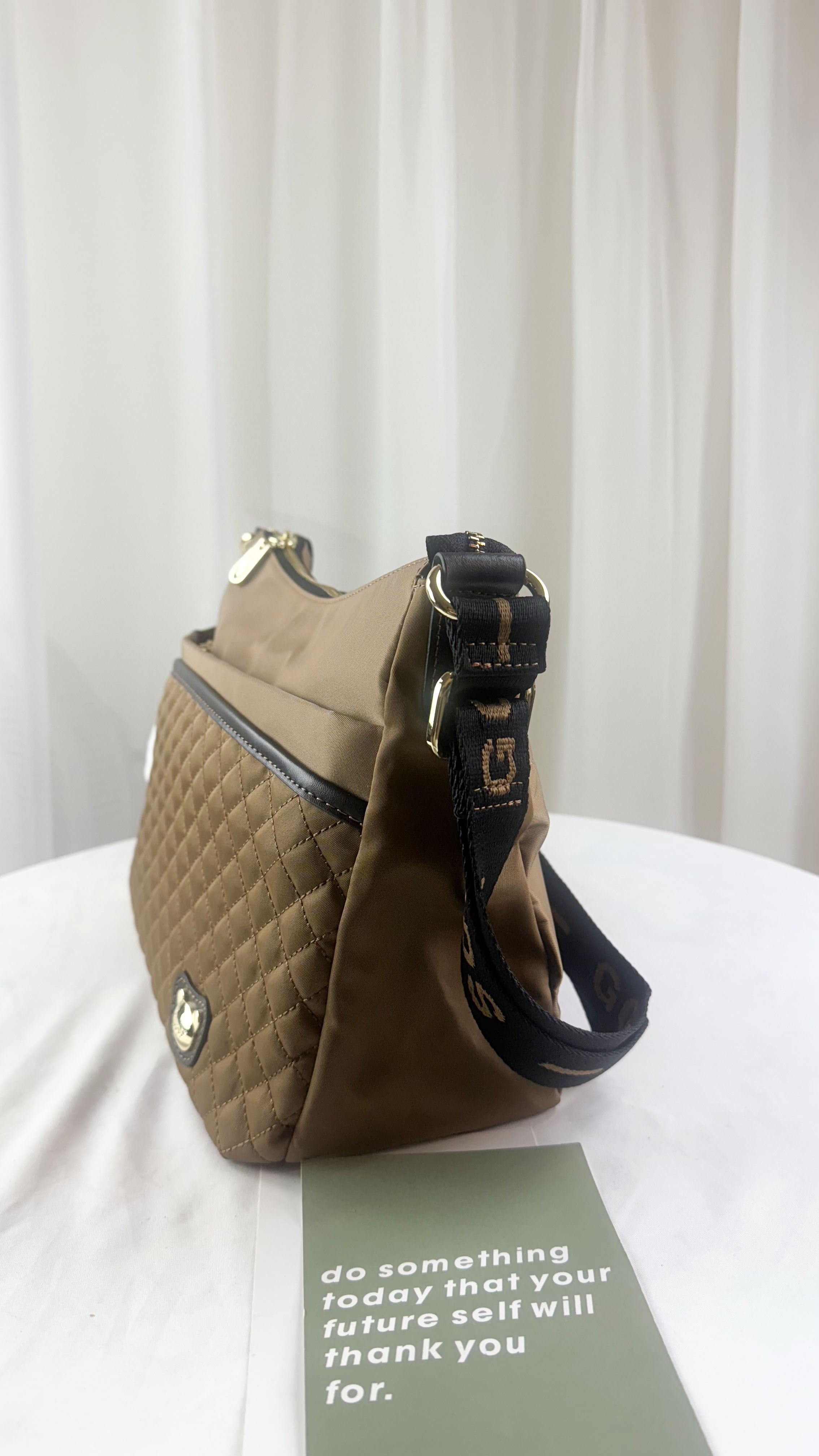 GOODS 棕色菱格紋防潑水側背包 附小熊吊飾 #2638