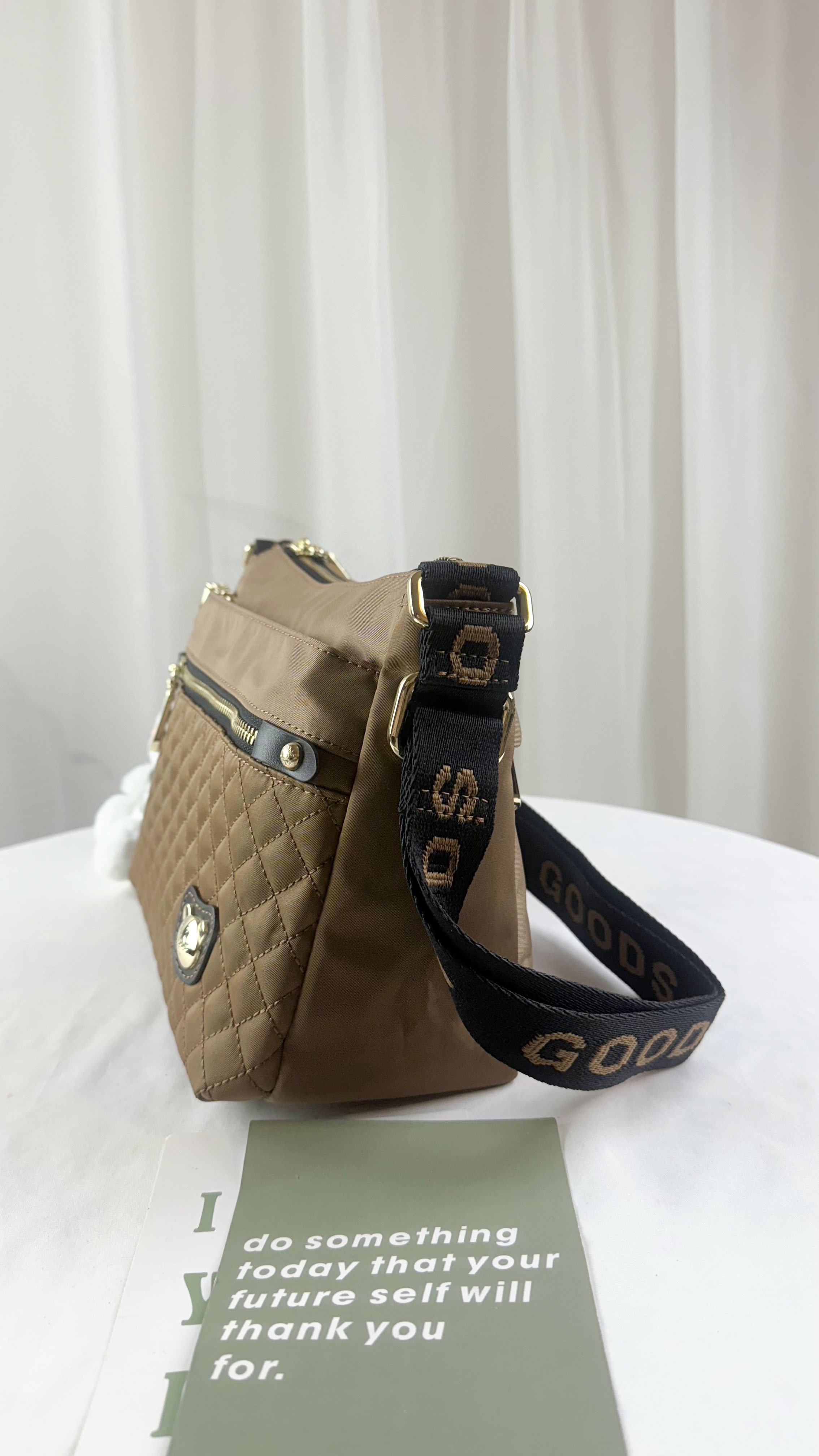 GOODS 棕色菱格紋防潑水側背包 附小熊吊飾 #2672