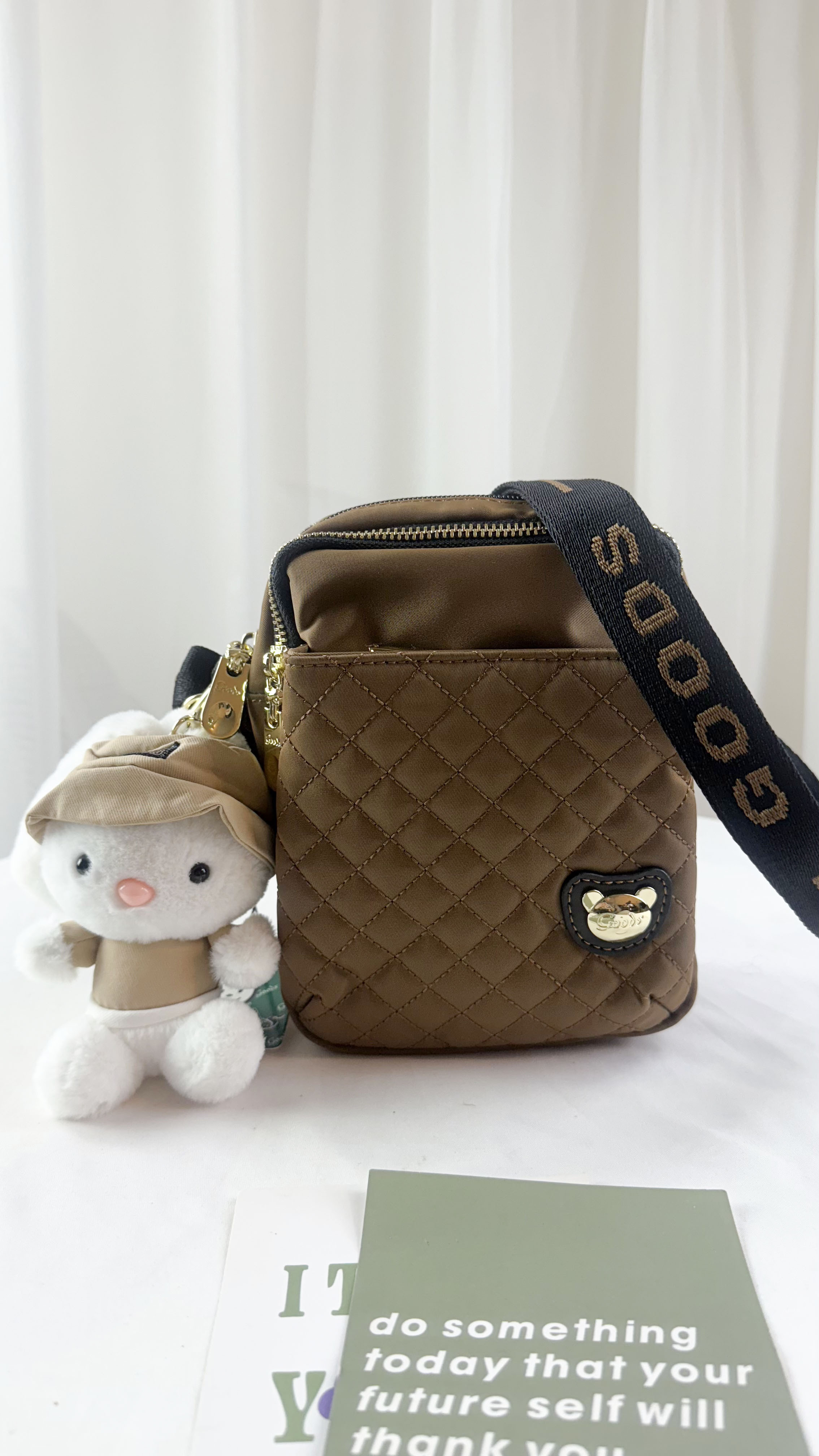 GOODS 棕色菱格紋防潑水側背包 附小熊吊飾  #2499