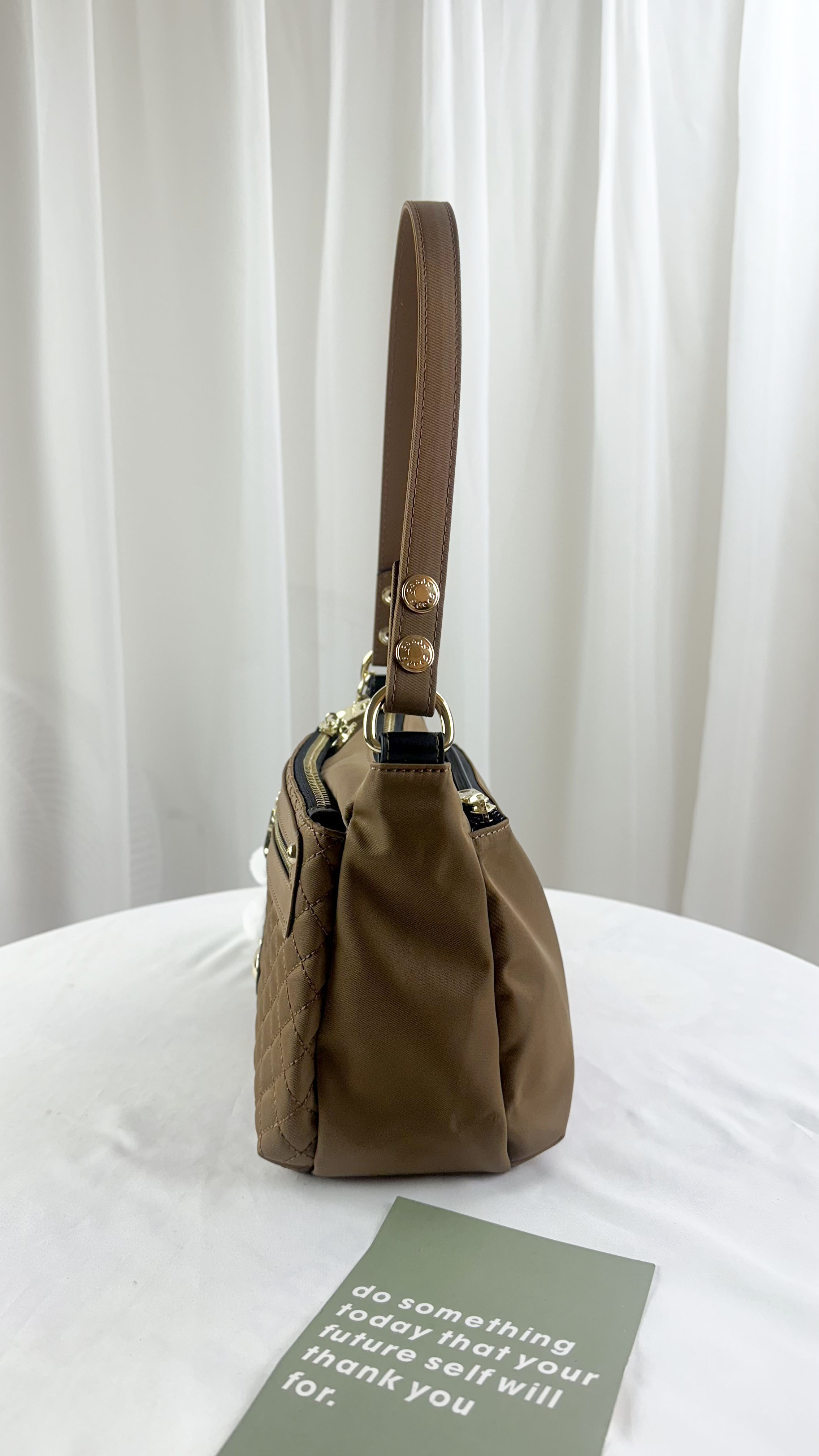 GOODS 棕色菱格紋防潑水肩背包 / 側背包  附小熊吊飾  #2820