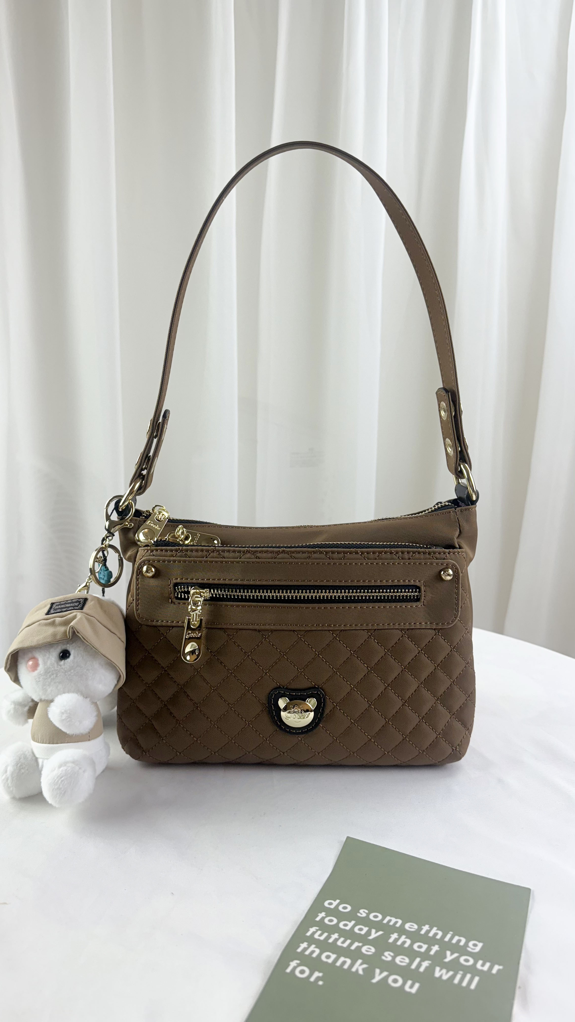 GOODS 棕色菱格紋防潑水肩背包 / 側背包  附小熊吊飾  #2820