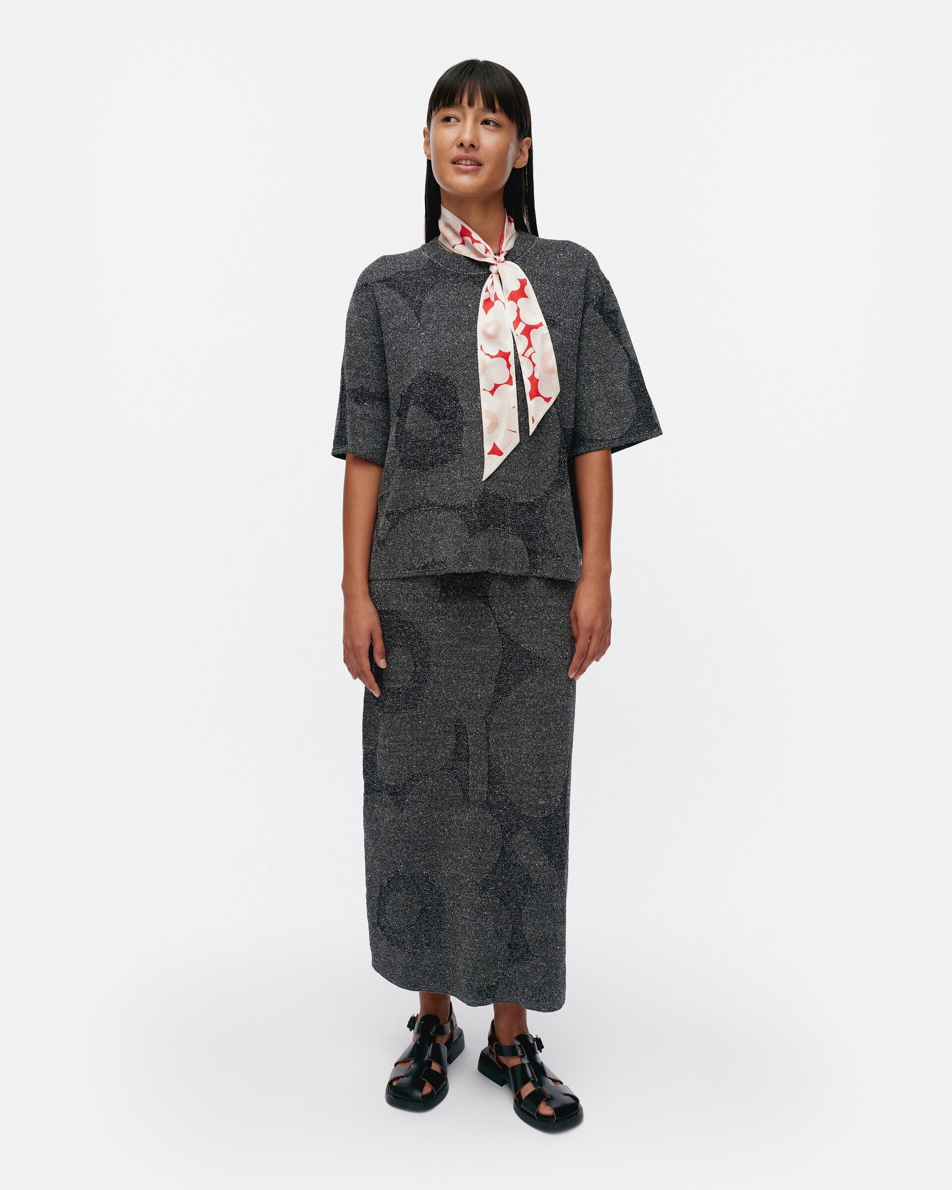 SULOINEN UNIKKO 印花針織上衣