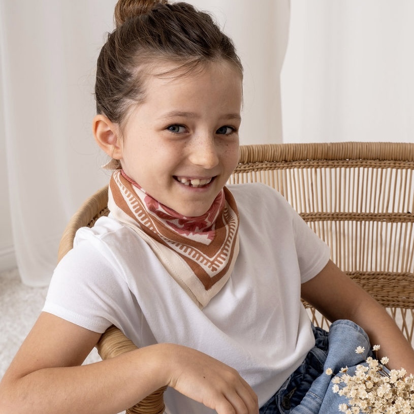 馬諾亞玫瑰紅 | 領巾