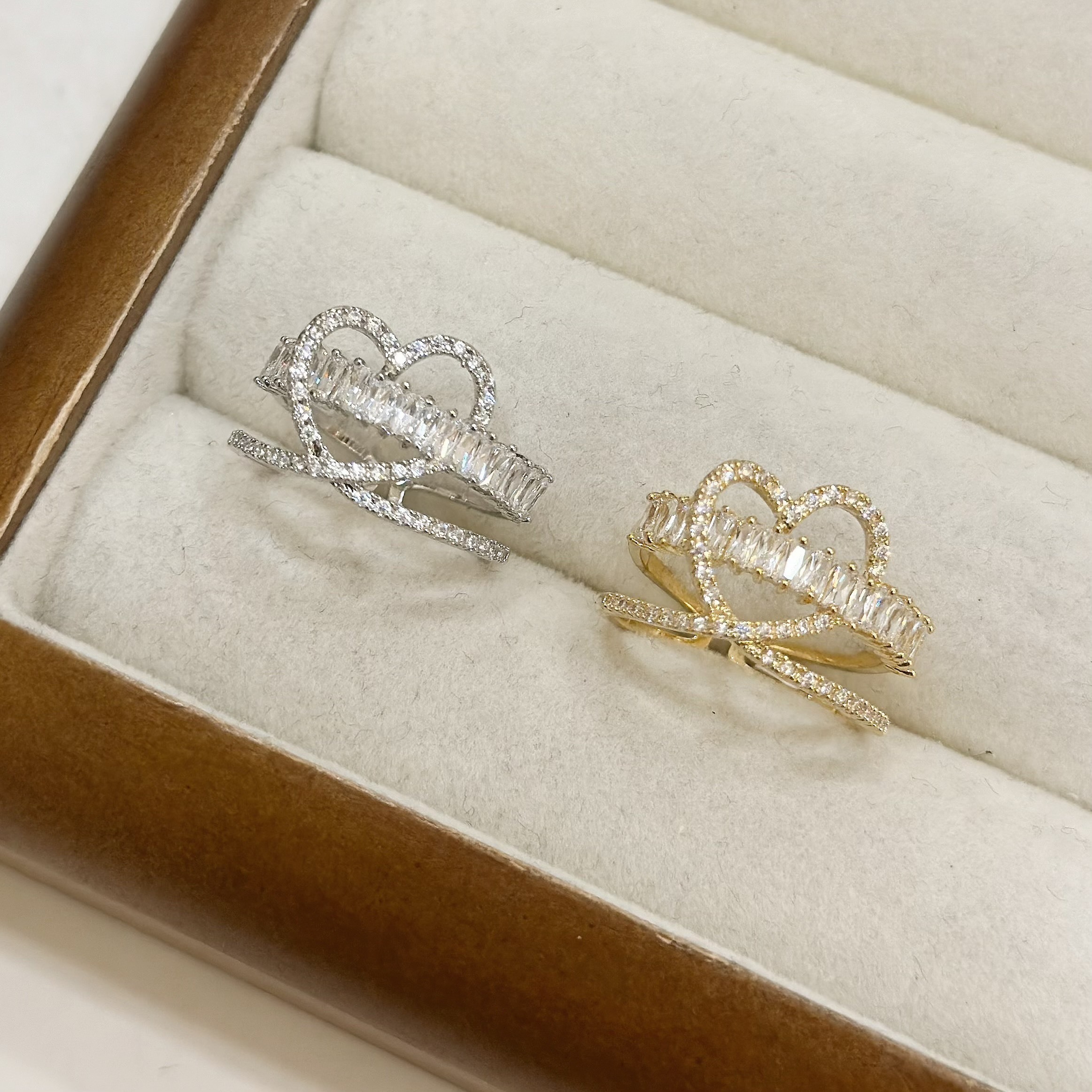 鋯石排鑽愛心調整戒