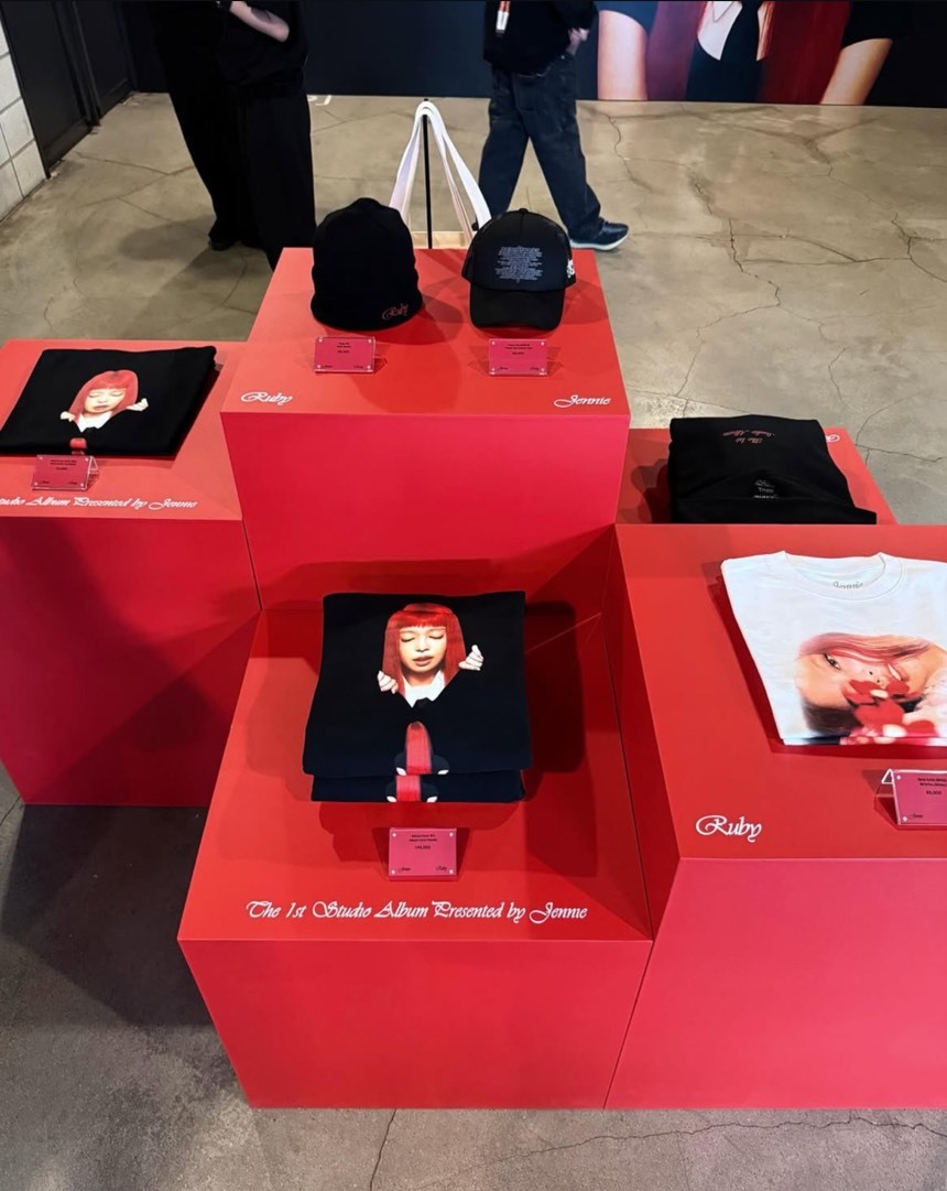 <要搶手腳要快❤️> Jennie 限量周邊