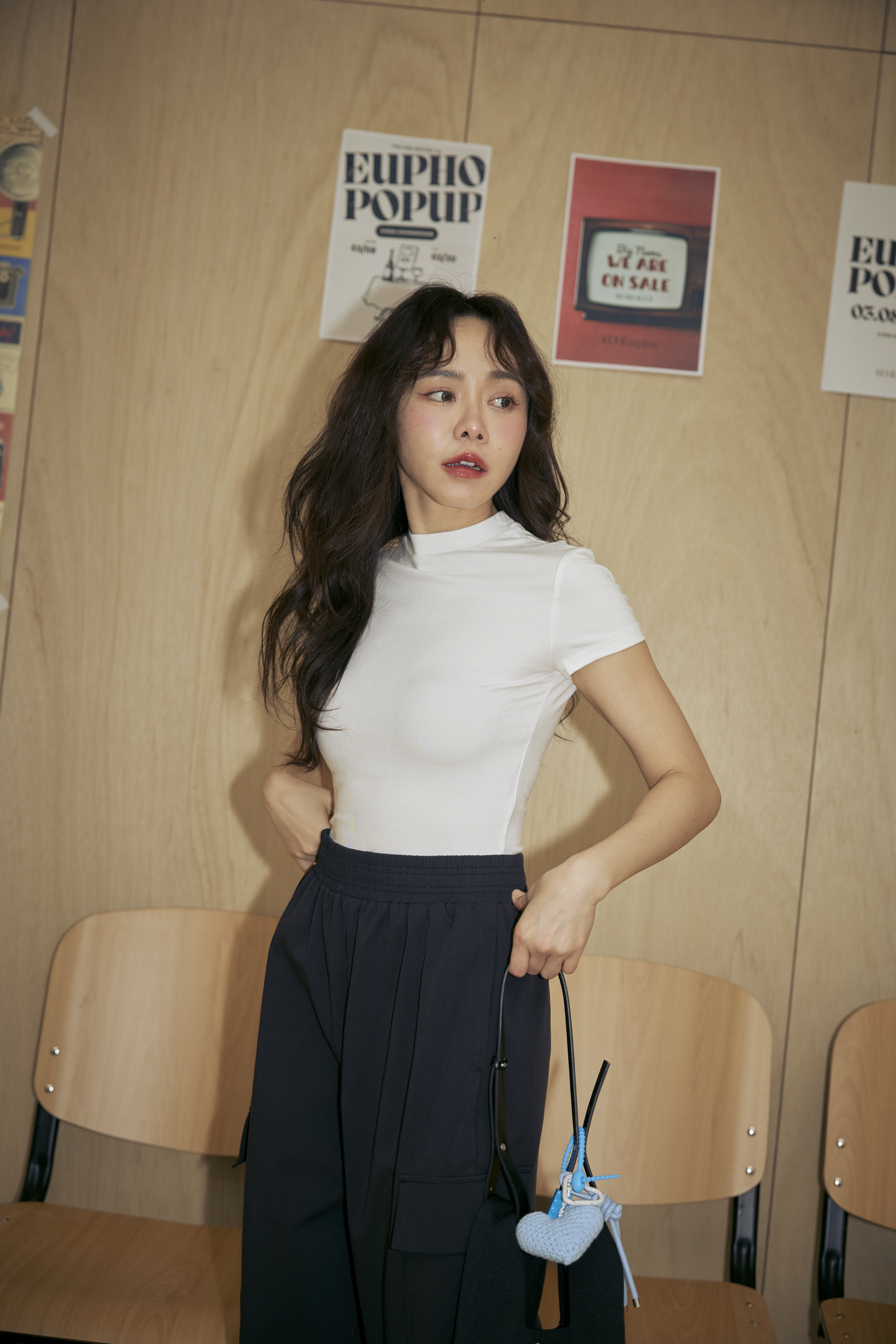 微高領彈性莫代爾纖維T-白