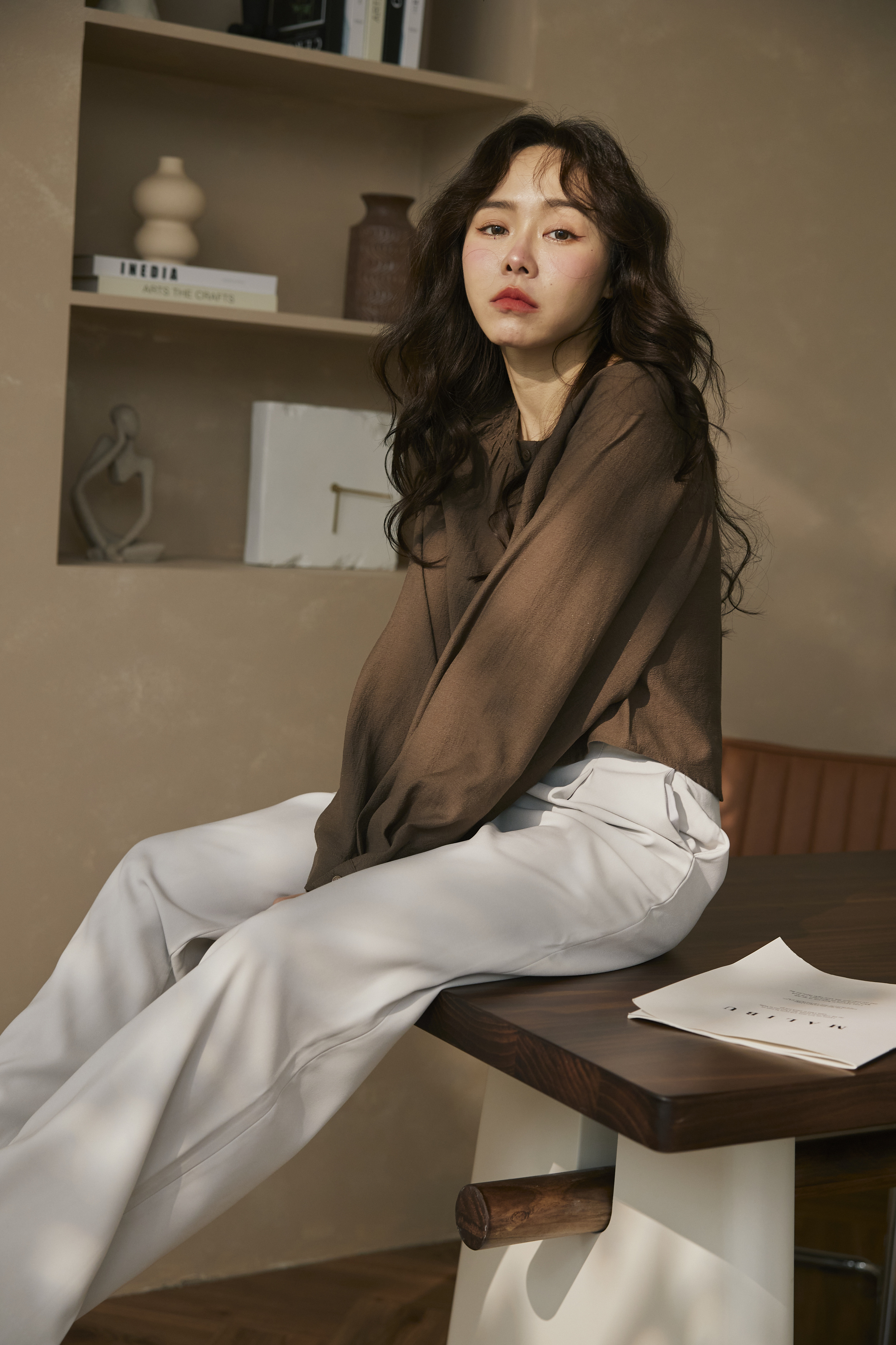 柔光中山領透膚襯衫-咖