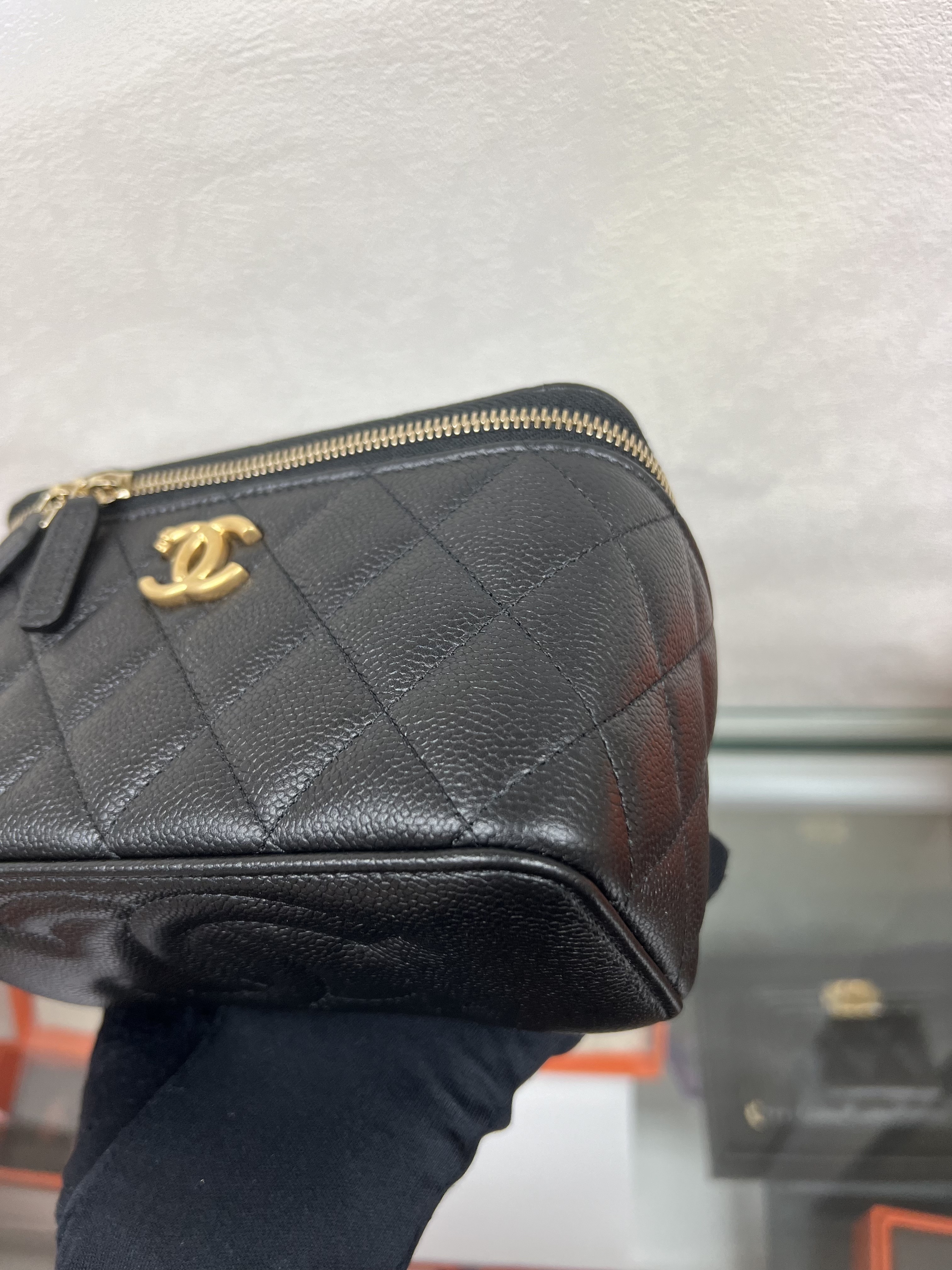 Chanel vanity with heart adjustable chain black caviar 心心調節扣
