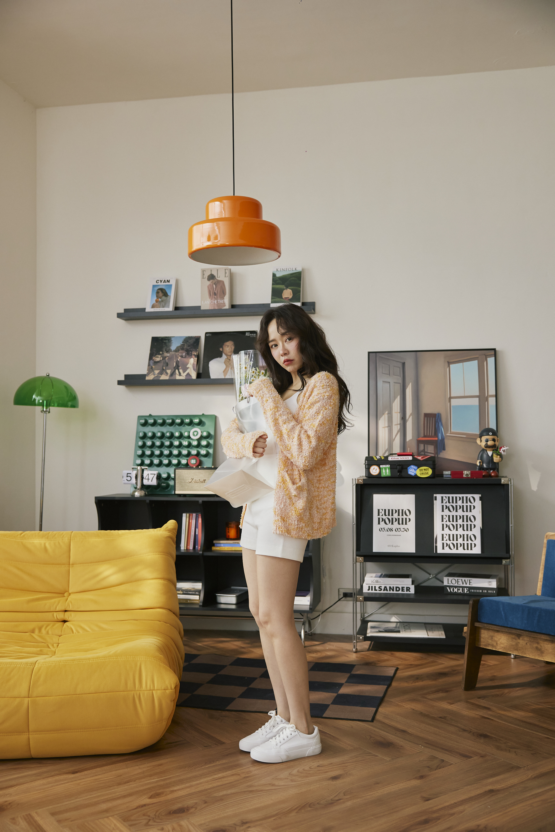 簡約無痕白彈力短褲