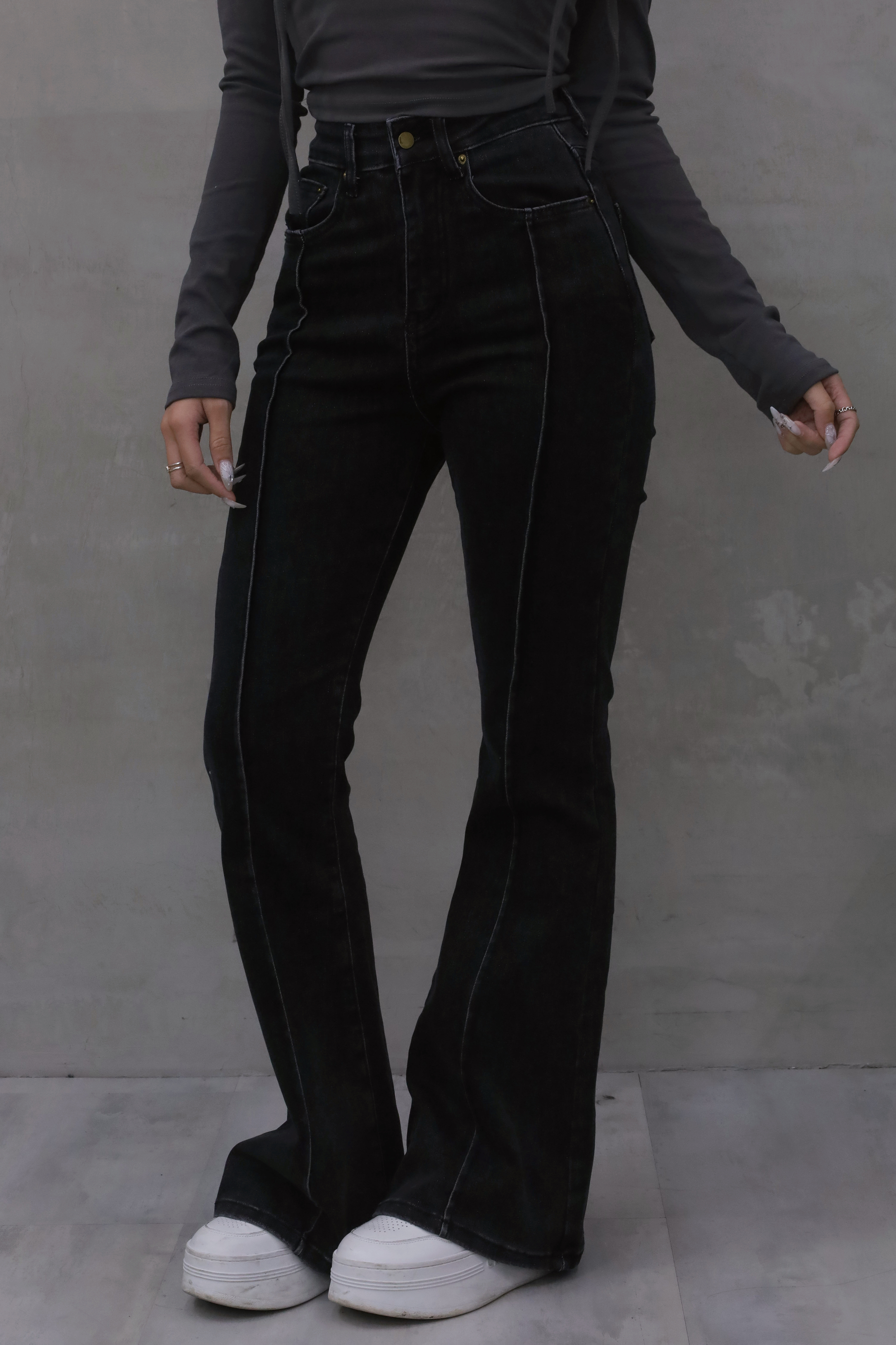 線條高腰牛仔喇叭褲