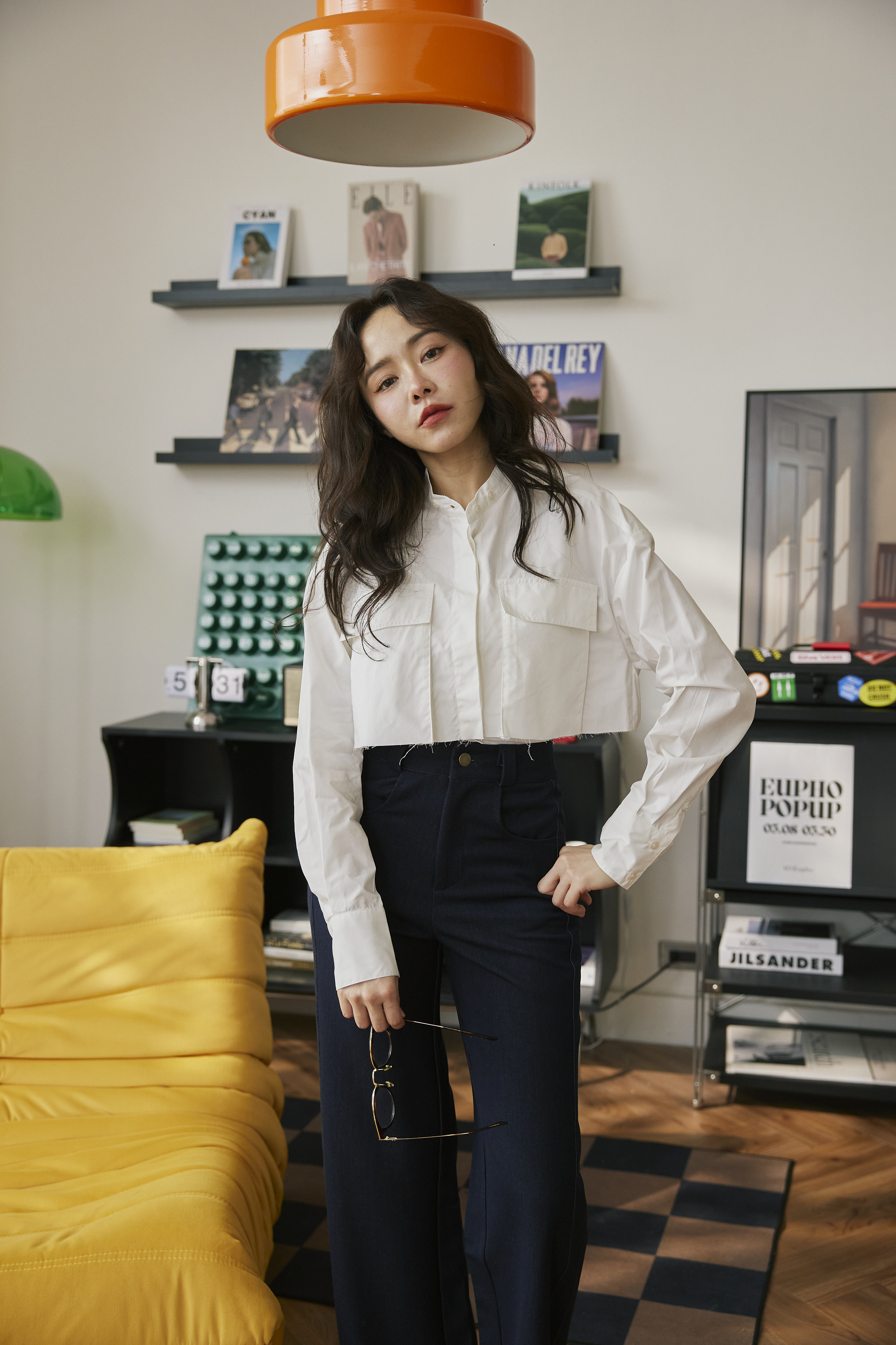 抽鬚杏白短版襯衫