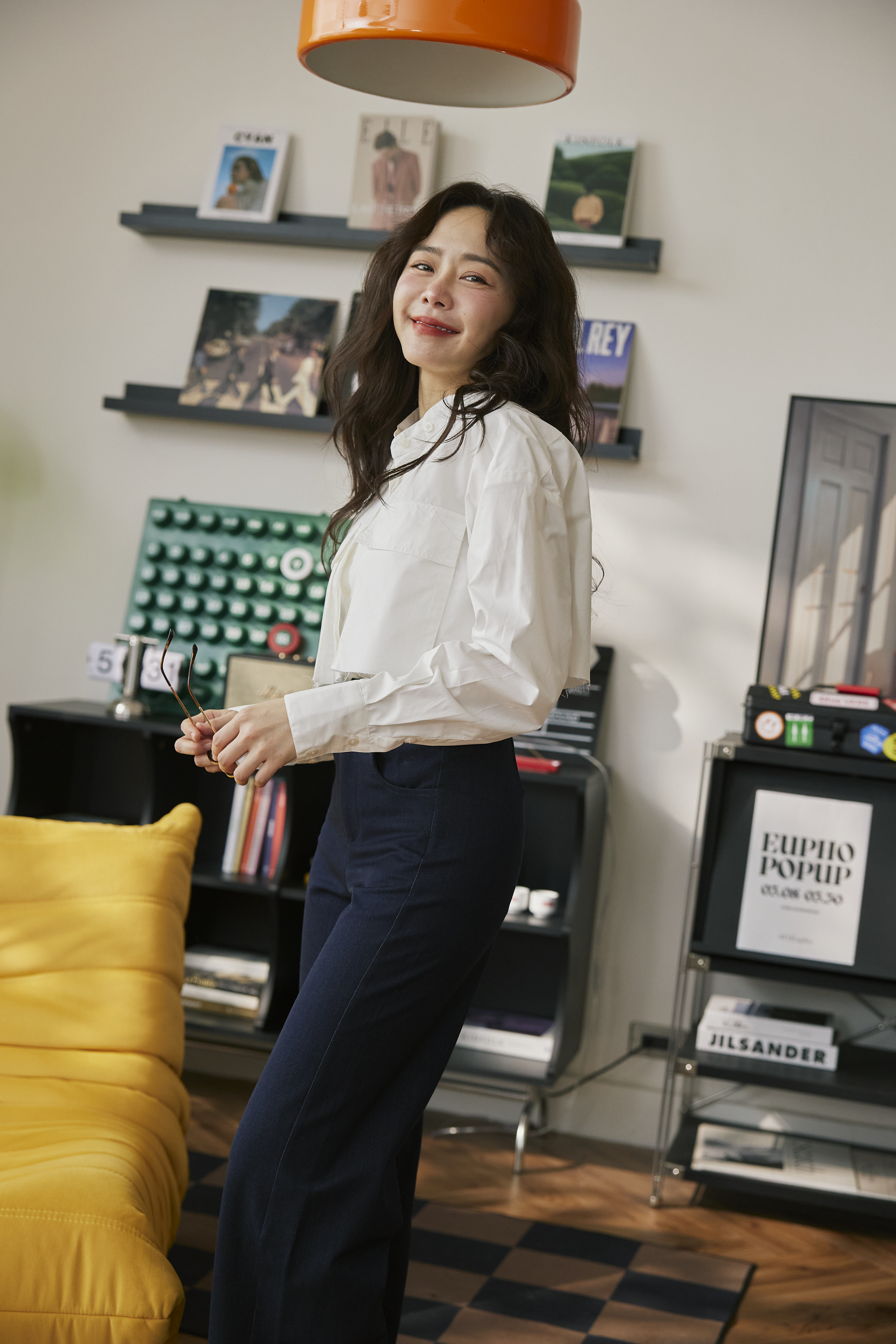 抽鬚杏白短版襯衫