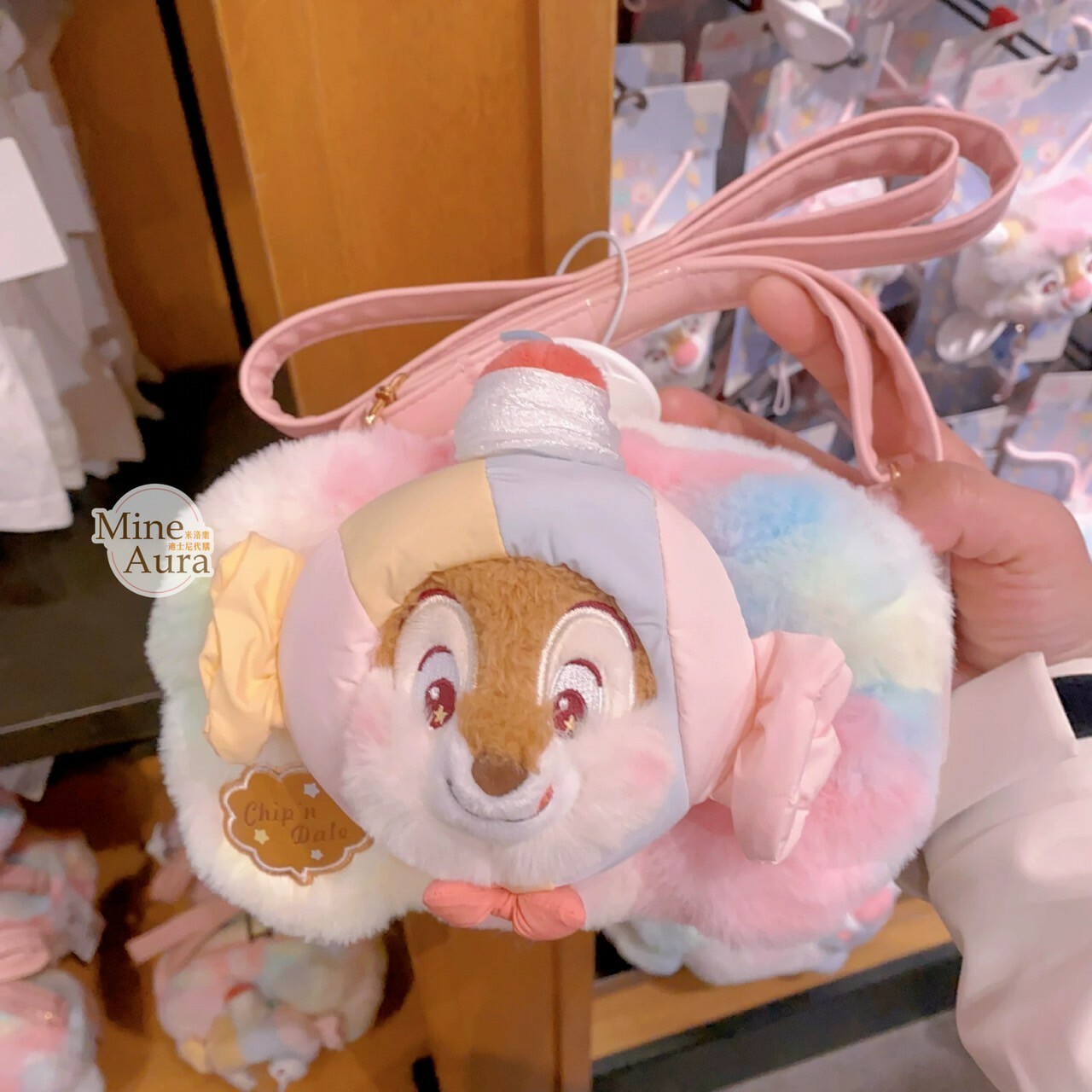 奇奇蒂蒂 Chip 'n Dale 棉花糖系列 黑鼻 奇奇 Chip 大頭造型 毛毛 絨毛 斜背包 -上海迪士尼樂園