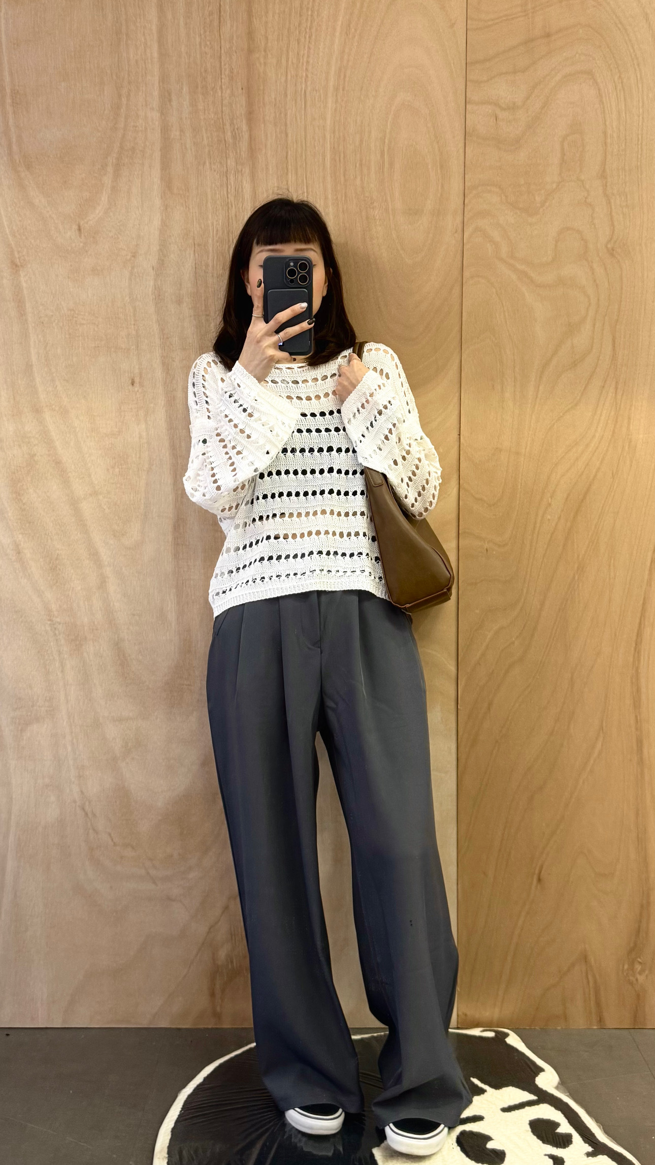 SOLD OUT ❁ 喇叭袖網洞上衣 (兩色入)