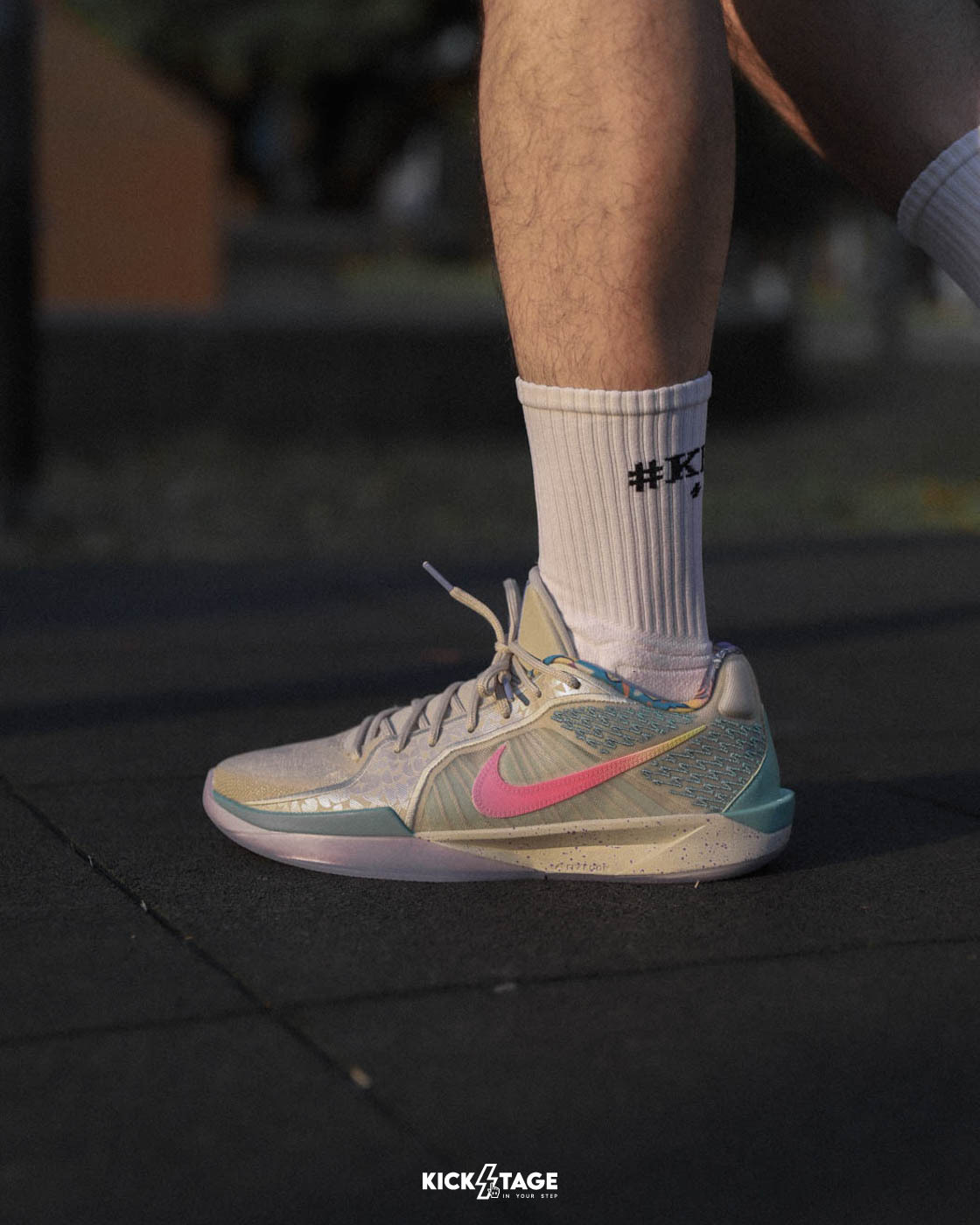 <特價不退換> NIKE W SABRINA 2 x Titan 22 'Make Space' 米色 彩色 聯名款 籃球鞋【HQ1846-001】