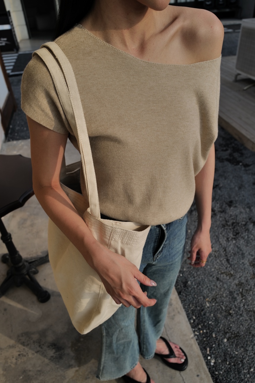 針織斜肩縮腰氣質上衣*5色