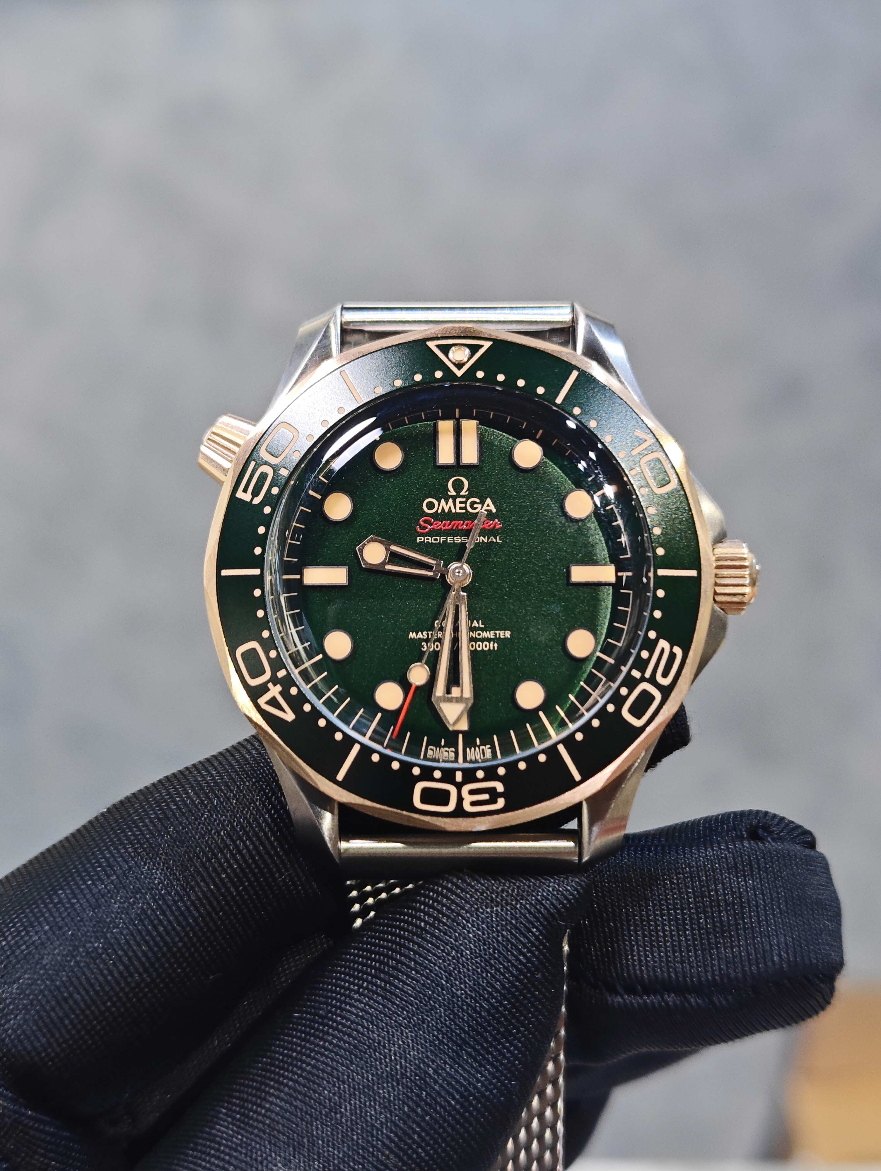 OMEGA SEAMASTER GREEN TITANIUM