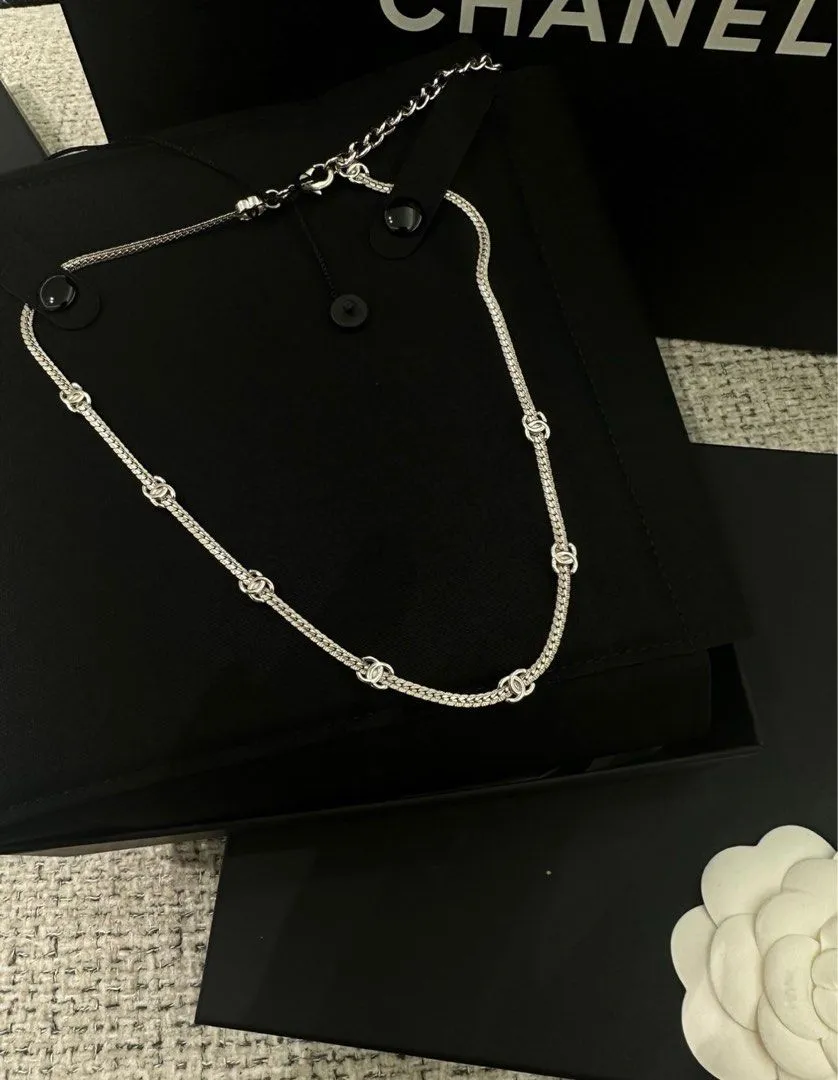 【24B 新品】 CHANEL 雙 CLogo 短款金屬頸鏈 女款銀色