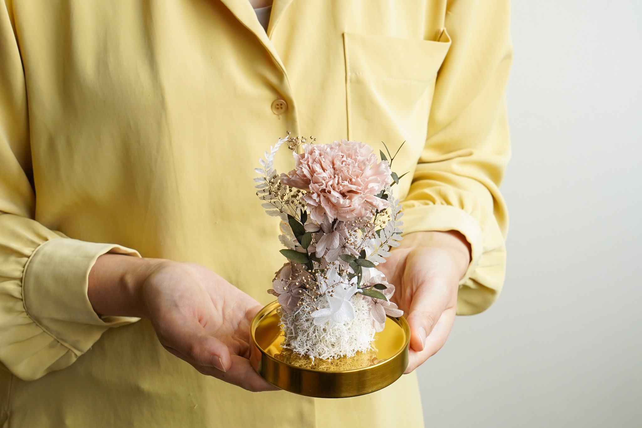 奶茶色康乃馨母親節玻璃罩,奶茶色永生花康乃馨玻璃罩推薦,奶茶色康乃馨盆花哪裡買台北3