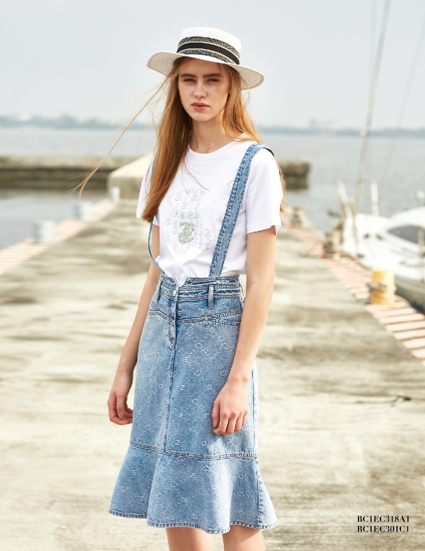 BC1EC301C1 濱海風情logo緹花輕量牛仔吊帶裙 (附活動吊帶)