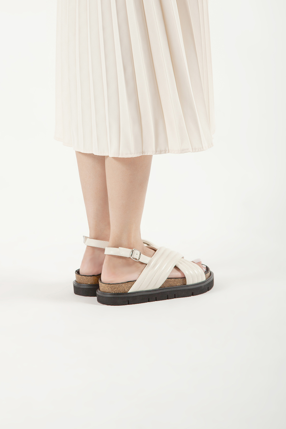 Flat Lugg Cross Band 交叉後條帶厚底涼鞋