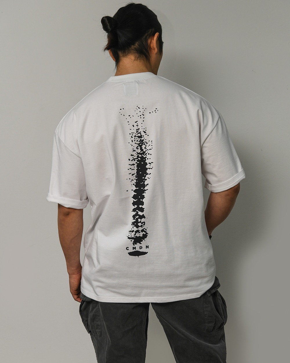 背部骨頭印花短袖T恤