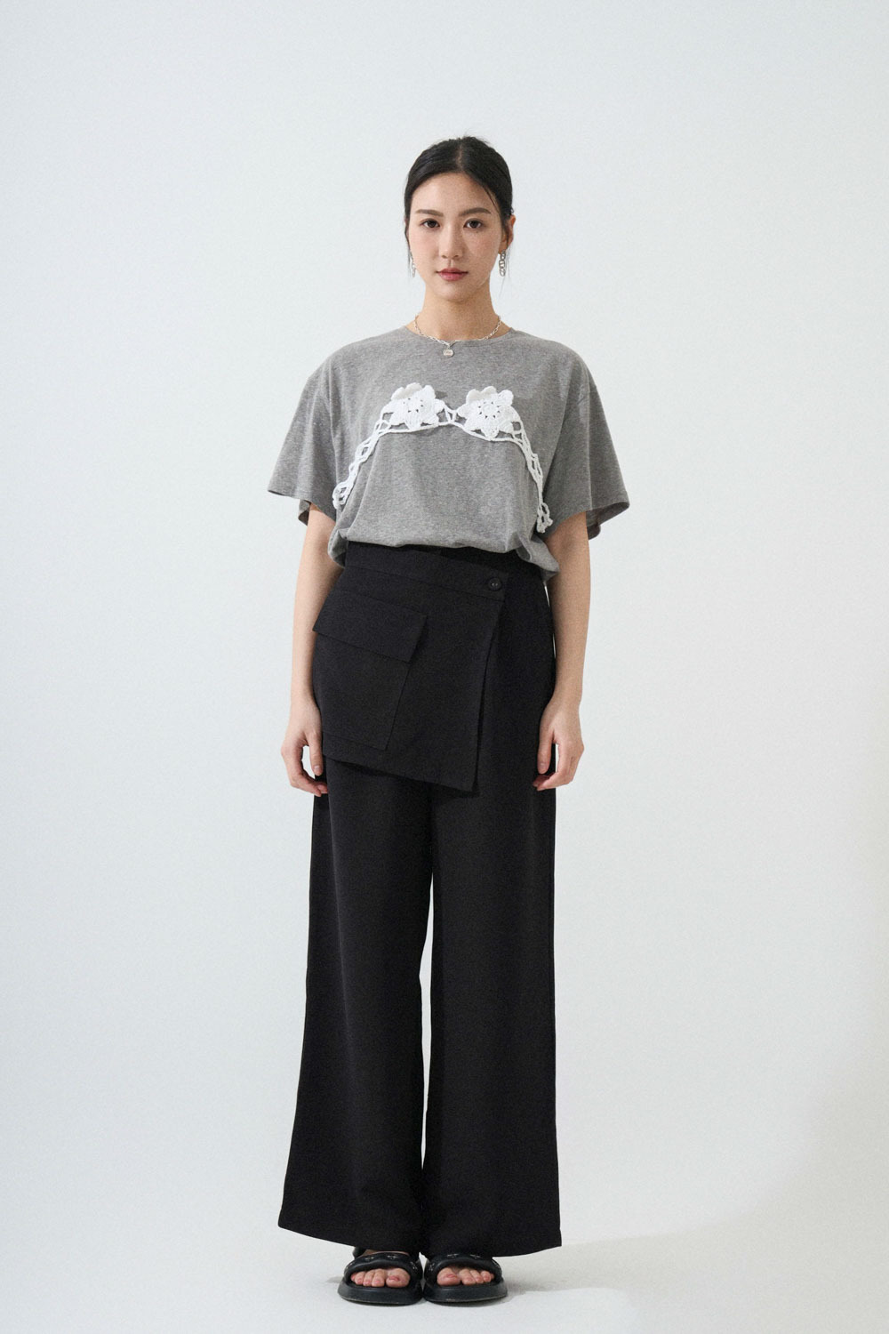 花花勾花裝飾tee (*現貨款式）