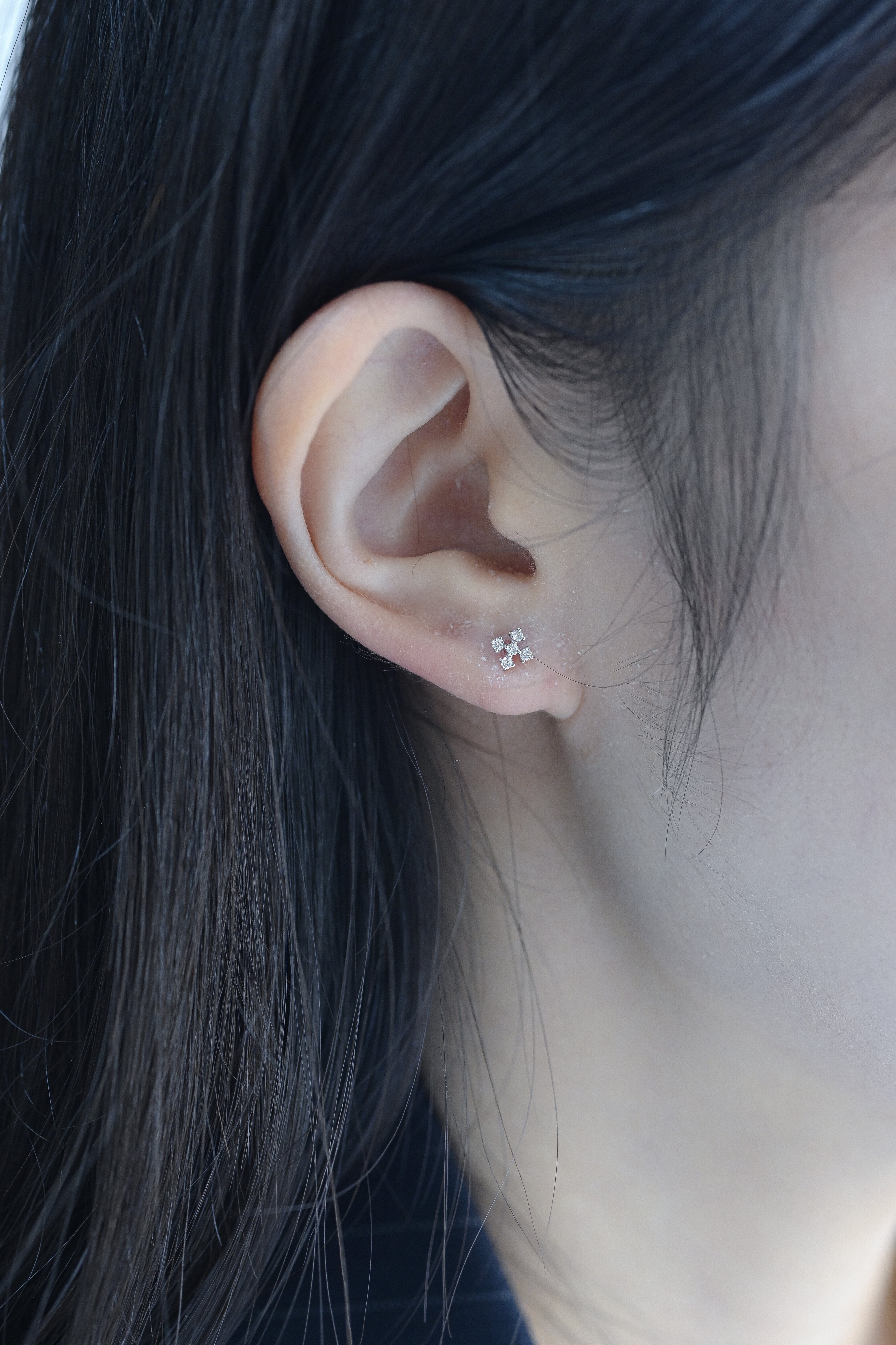 18K Qtie Diamond Earring