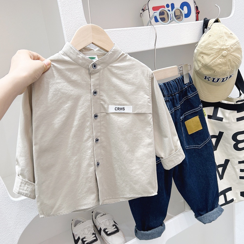 純色英字小標襯衫