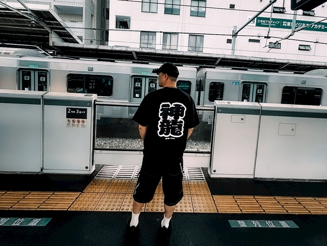 XCTRL 東京神龍寬版短T-黑